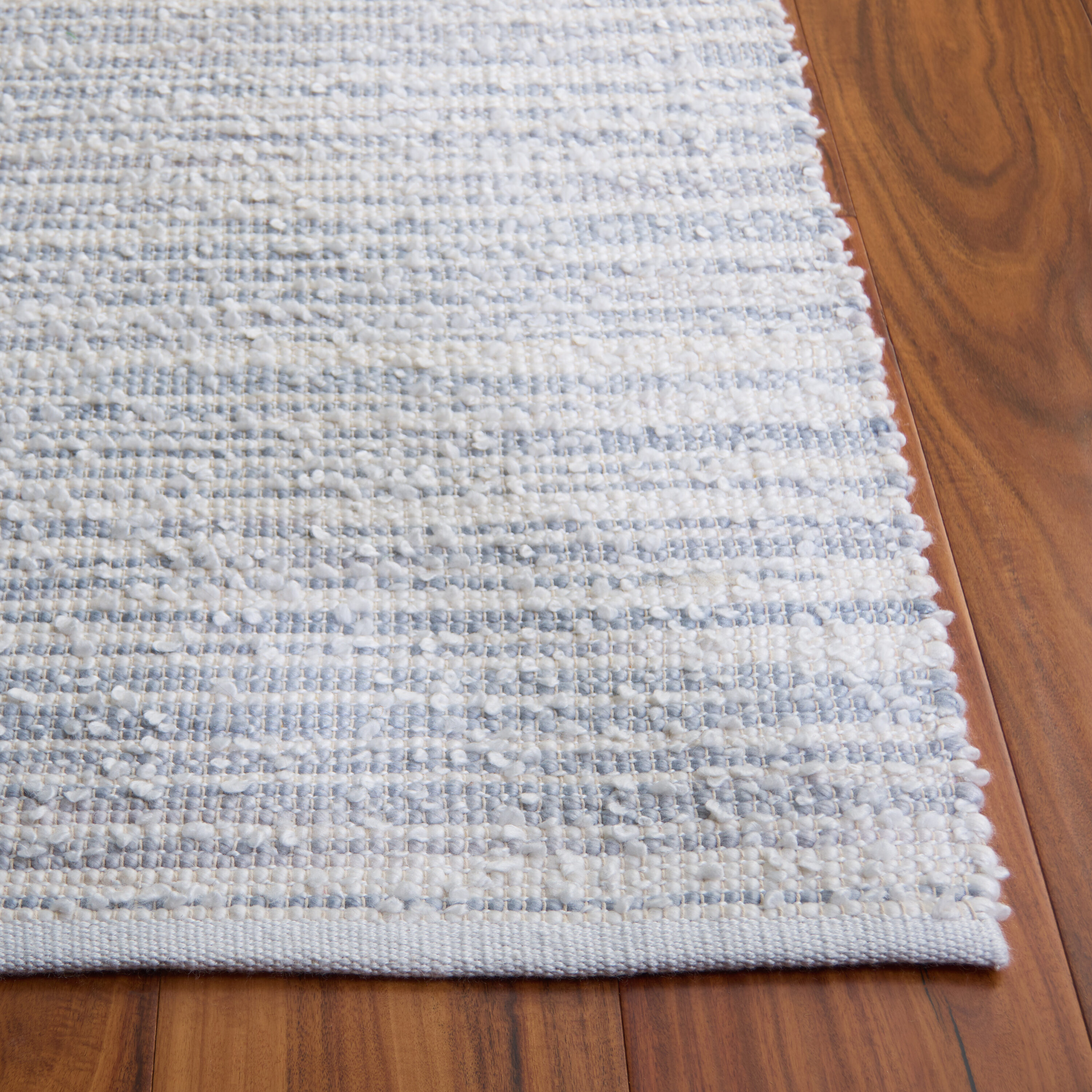 Safavieh RNW701L-5 rugs - View #3