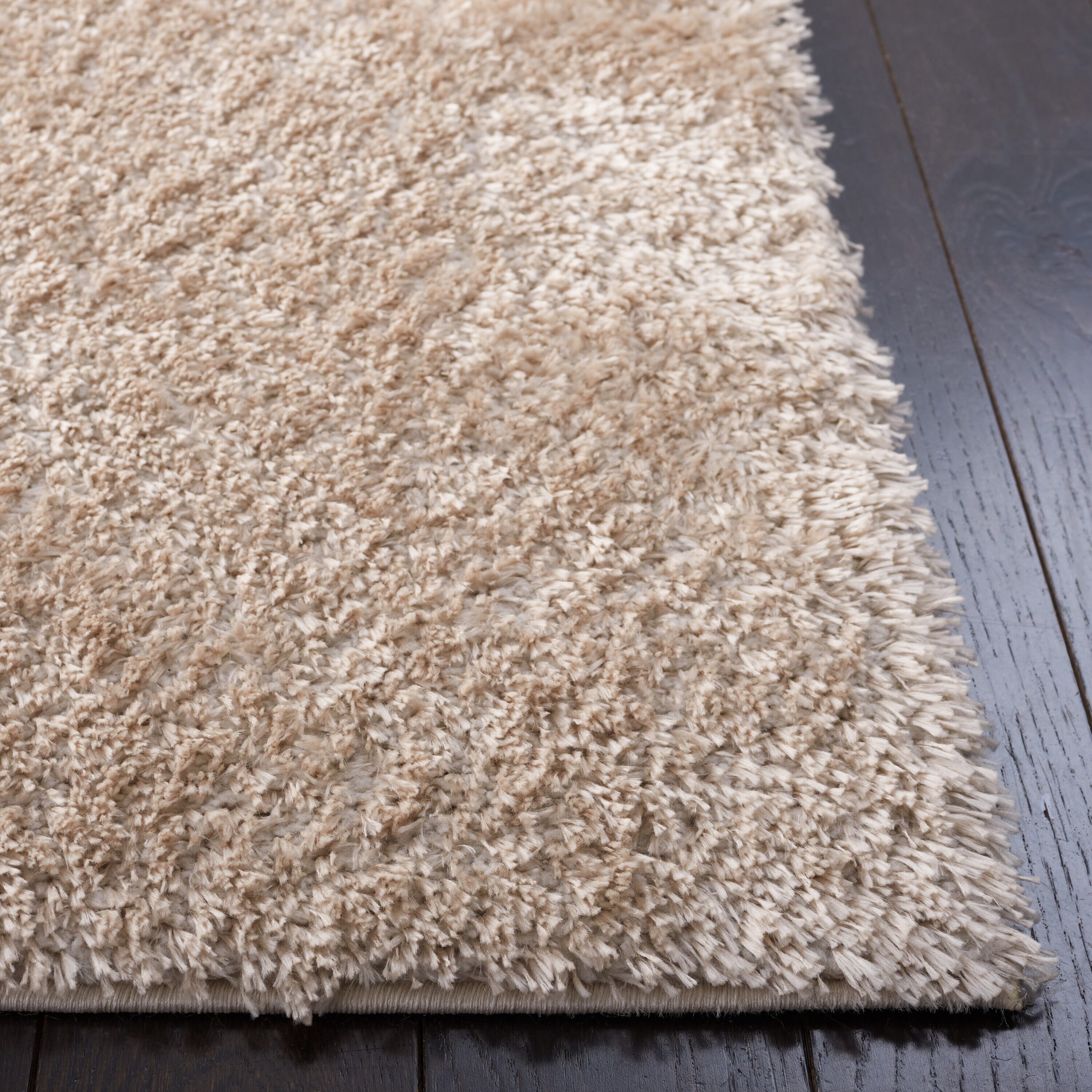 Safavieh Tahoe Shag 670B Beige 5ft x 7ft in the Rugs department at ...
