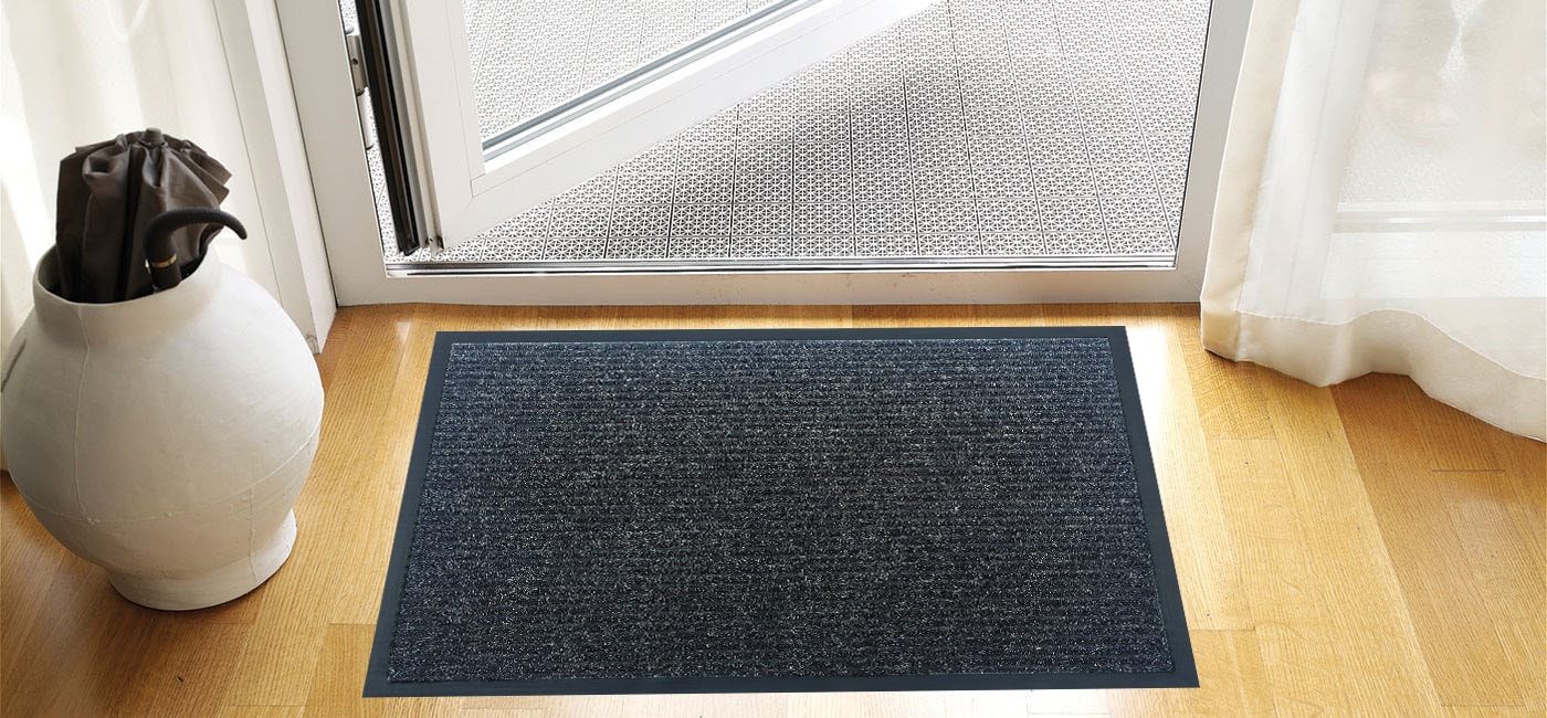 Project Source 1-ft x 2-ft Charcoal Rectangular Indoor or Outdoor Door Mat  in the Mats department at