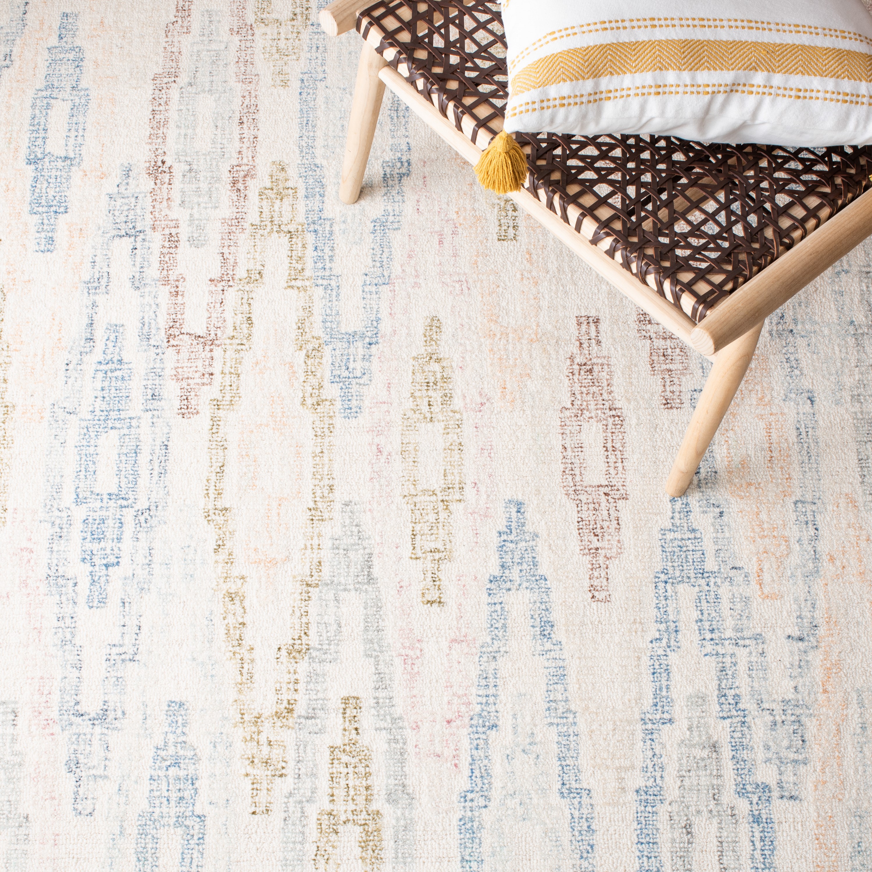 Bryanne Ivory and Blue Hand-Tufted Wool Area Rug, 4' x 6'