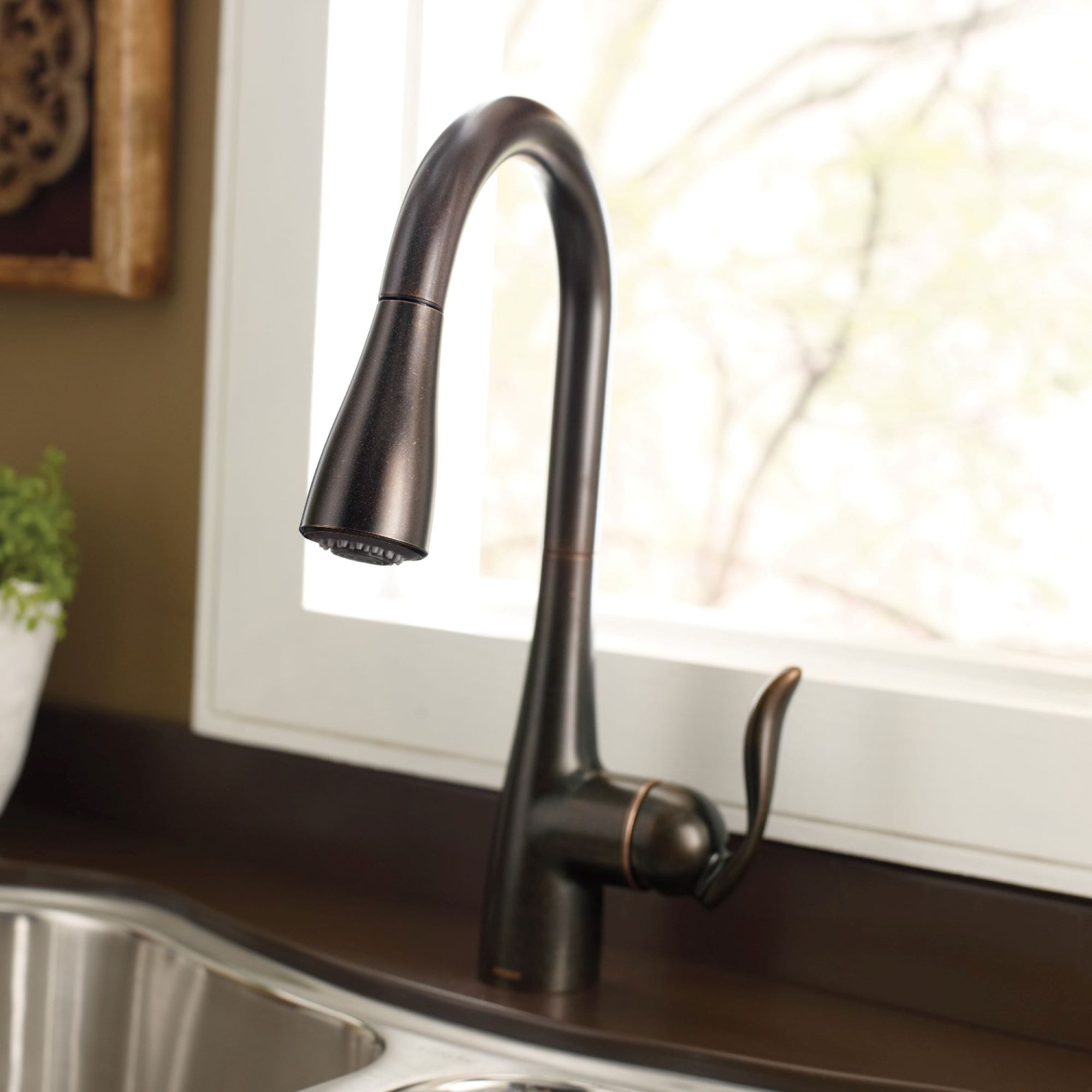 Moen 7594ORB Arbor Oil Rubbed Bronze Single Handle Deck-mount Pull-down Kitchen Faucet with Sprayer ( Deck Plate Included )