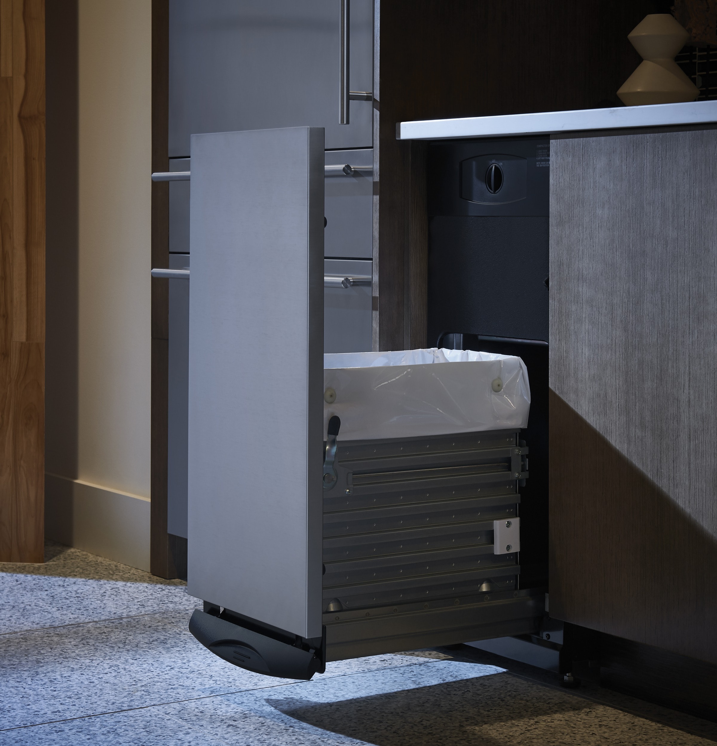 Relaxdays Compattatore Rifiuti, Trash Compactor,…