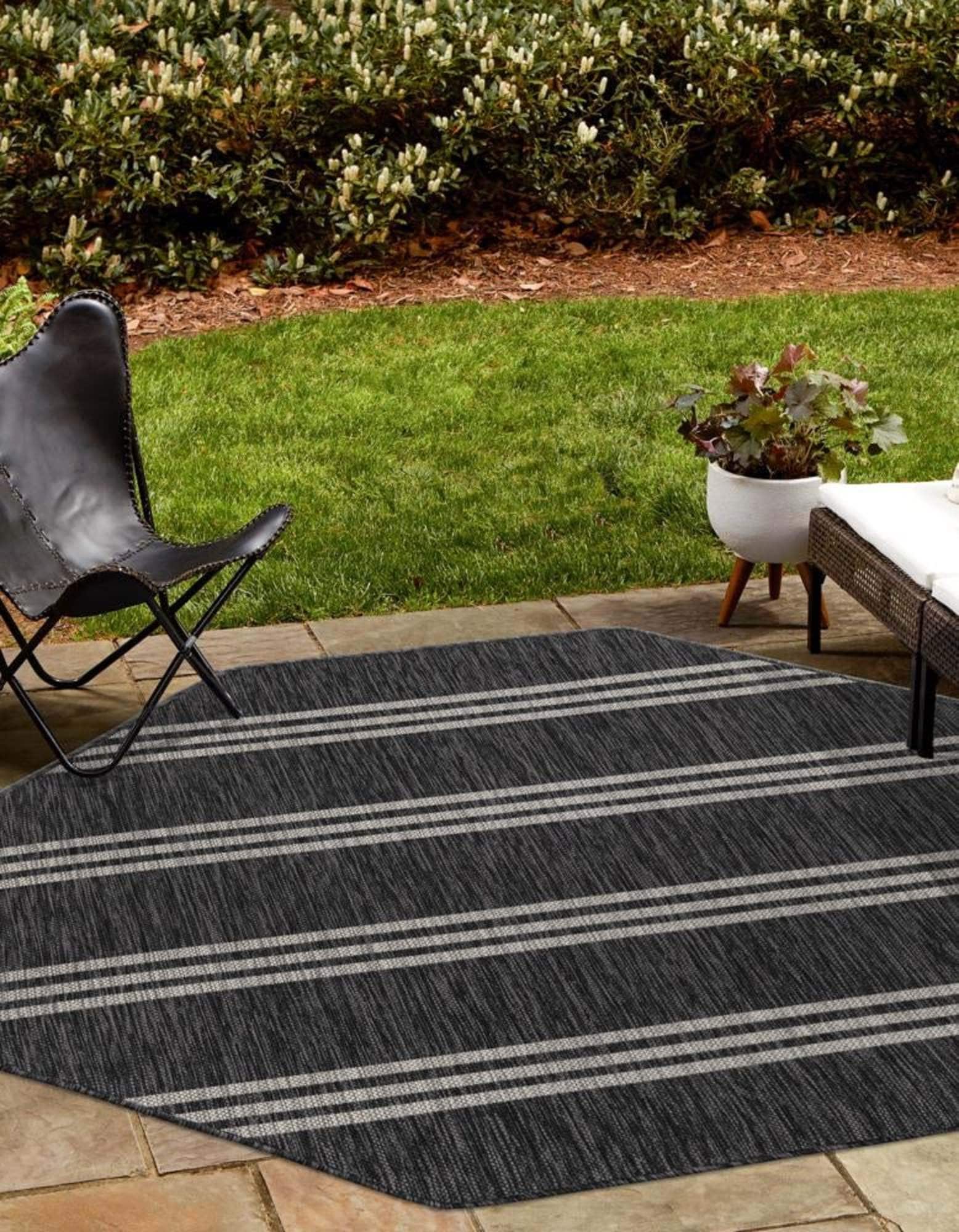 Unique Loom 3182508 Jill Zarin Outdoor 4 x 4 (ft) Loomed Polypropylene Charcoal Octagonal Indoor/Outdoor Stripe Area rug