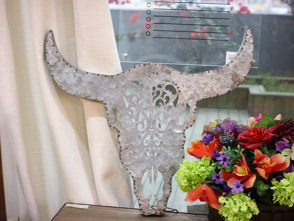 Parisloft 20-in W x 18-in H Metal Cow Animals Wall Sculpture in the ...