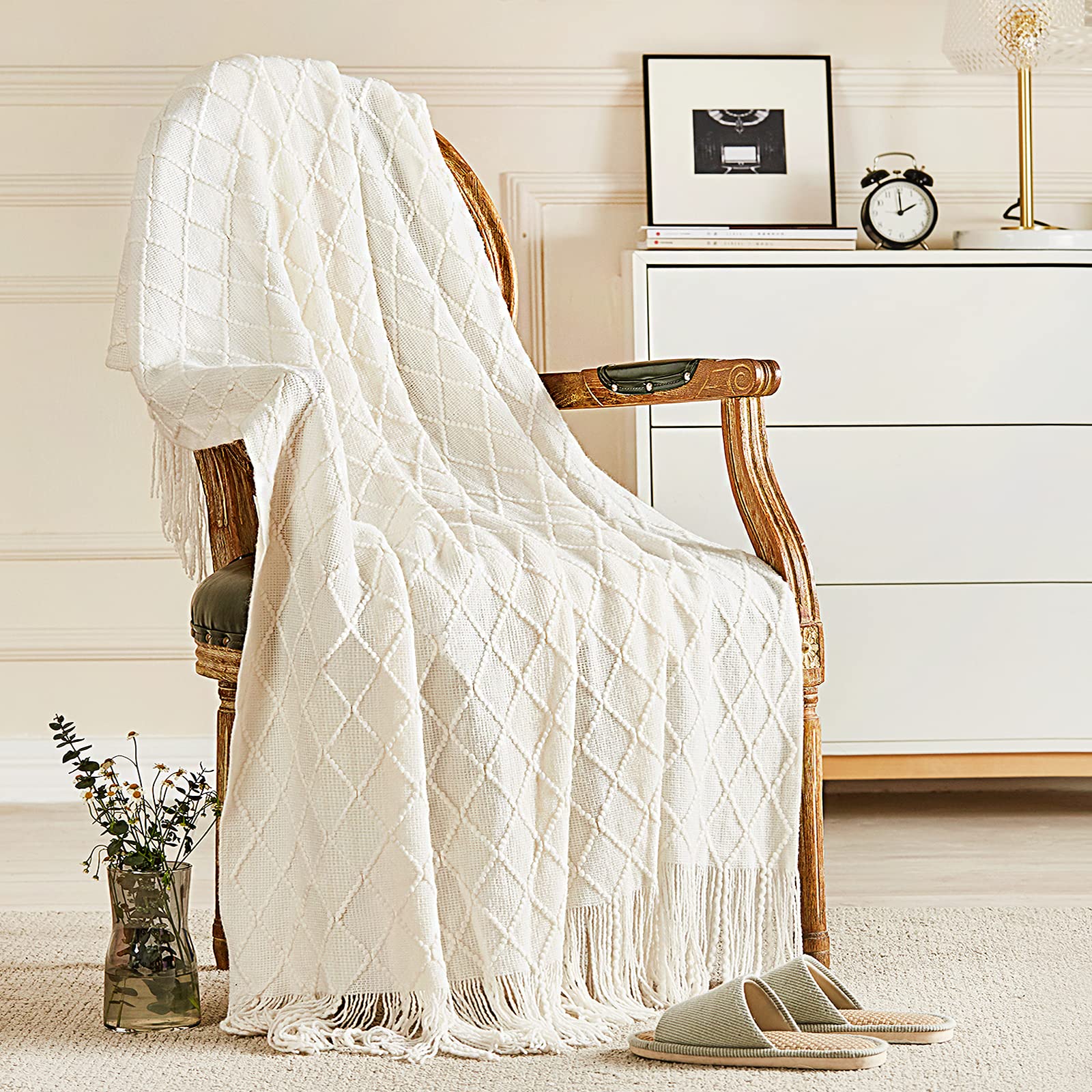 PUPWE 50x60 in Knitted Throw Blanket Soft Warm Tassel Decor Breathable Lightweight Multi Use Home Decor