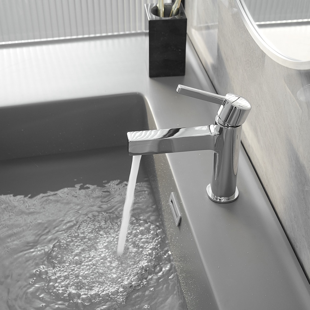 Polished Chrome Single Handle Modern Bathroom Faucet