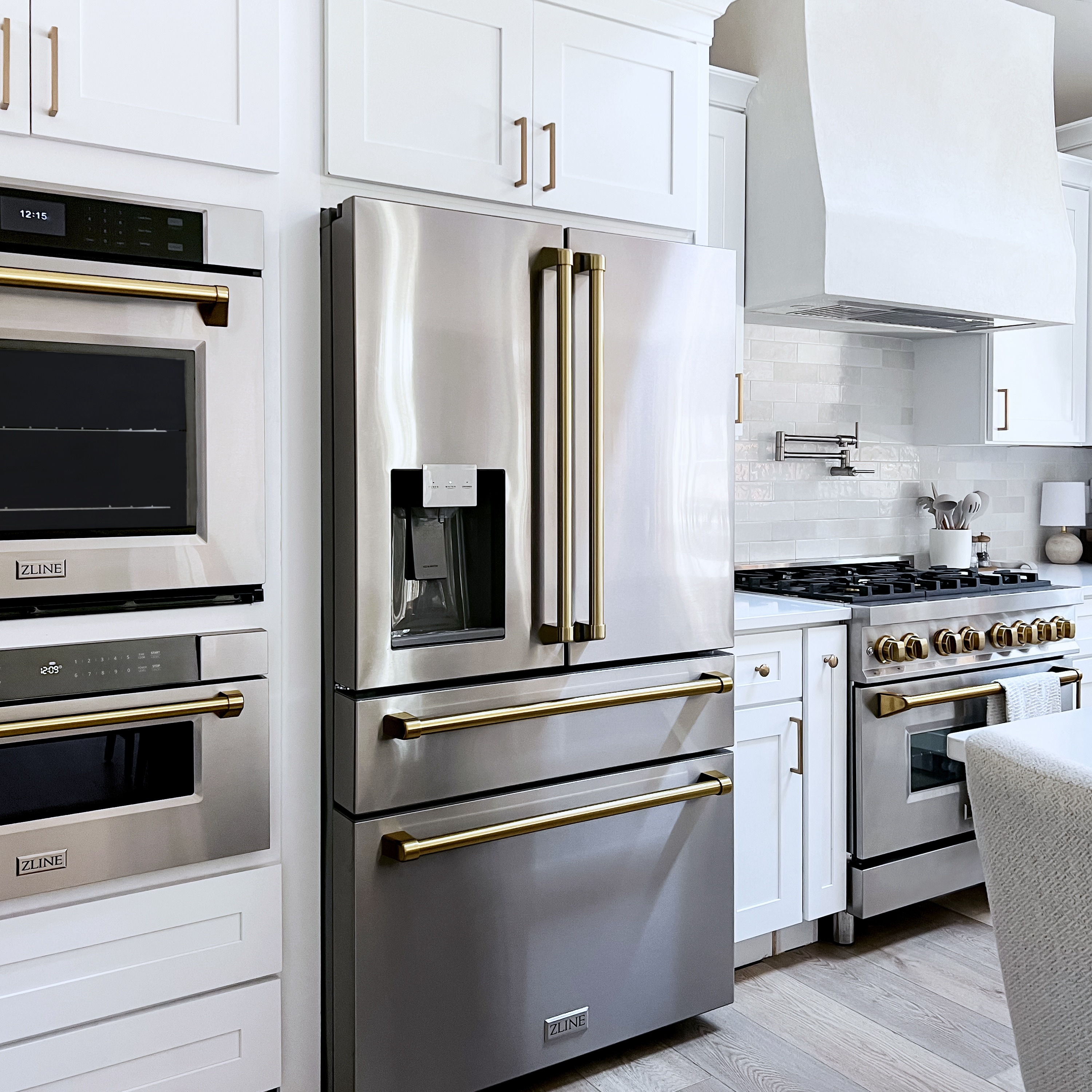 ZLINE KITCHEN & BATH RFMZ-W-36-CB French-Door-Refrigerators - View #11