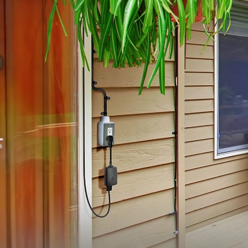 Brightech SMRT-PLG-OTDR 110-Volt 2 -Outlet Indoor/Outdoor Smart Plug
