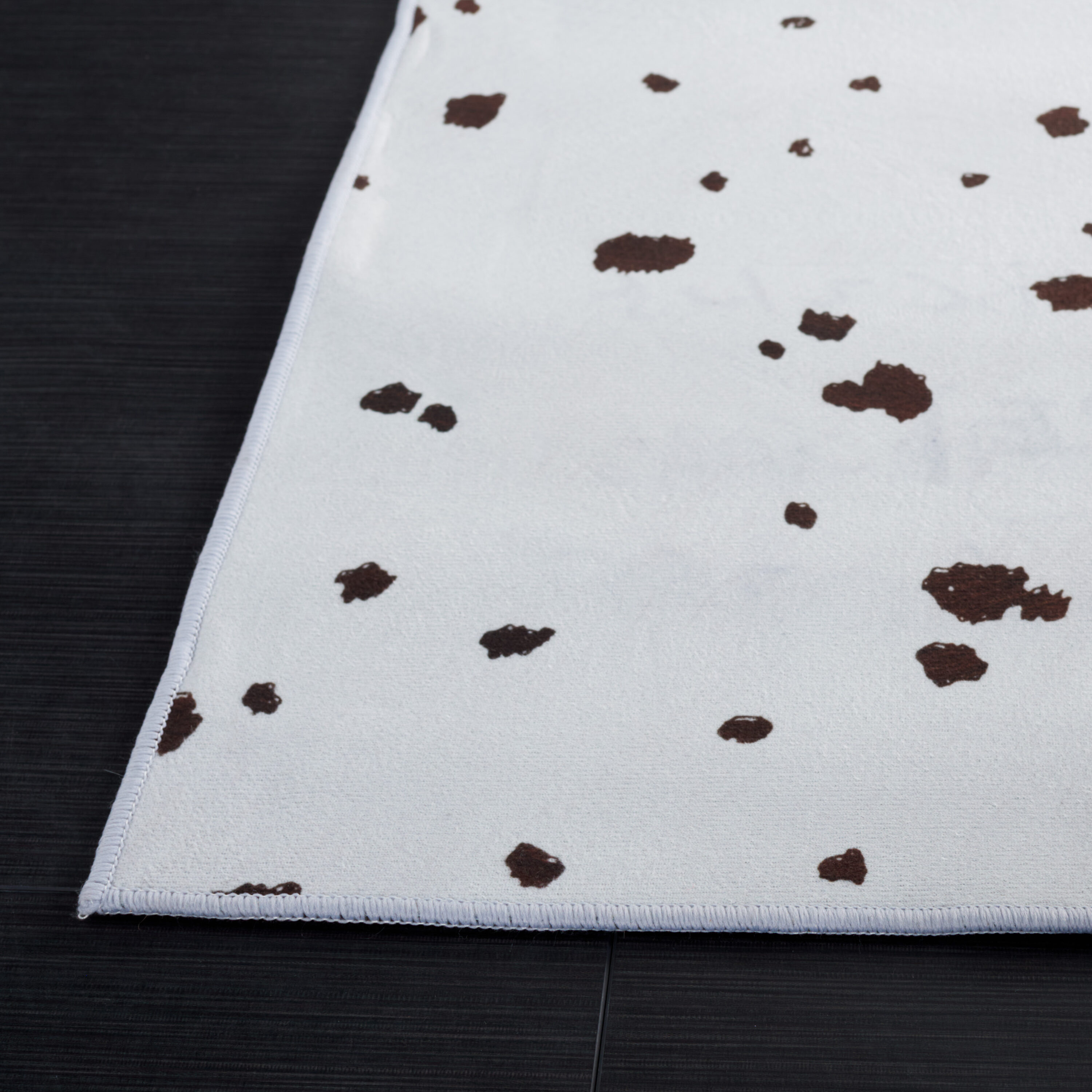 Rectangular Black Synthetic Hand-Knotted Washable Rug