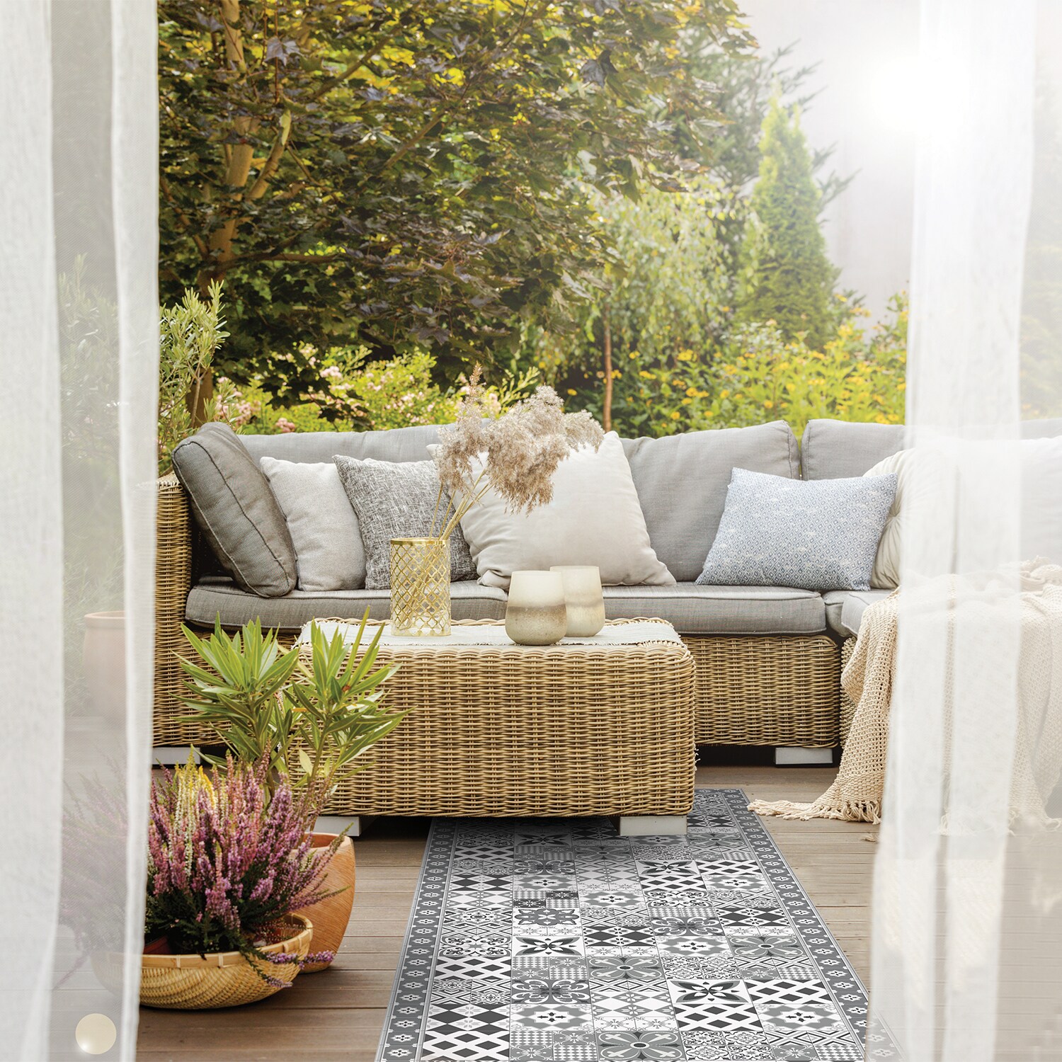 HOGAR Studio HG1656-24-72 rugs - View #3