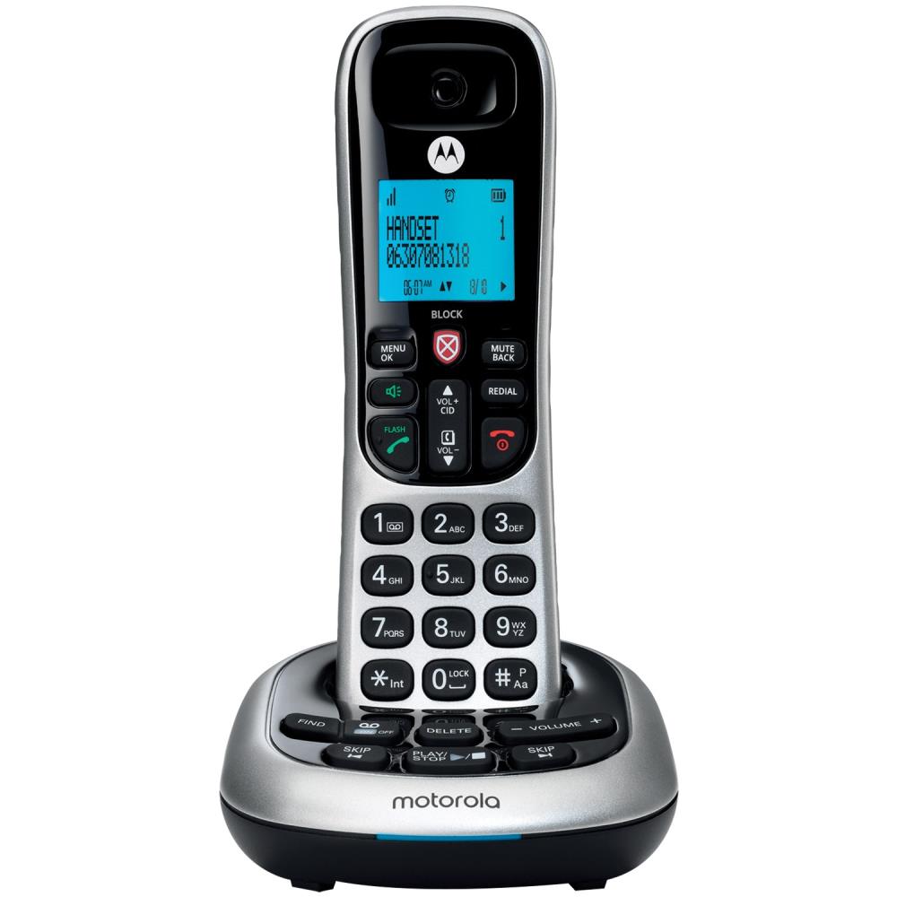Motorola O212 Indoor/Outdoor Digital Cordless Phone with Answering Machine and 2 Handsets 