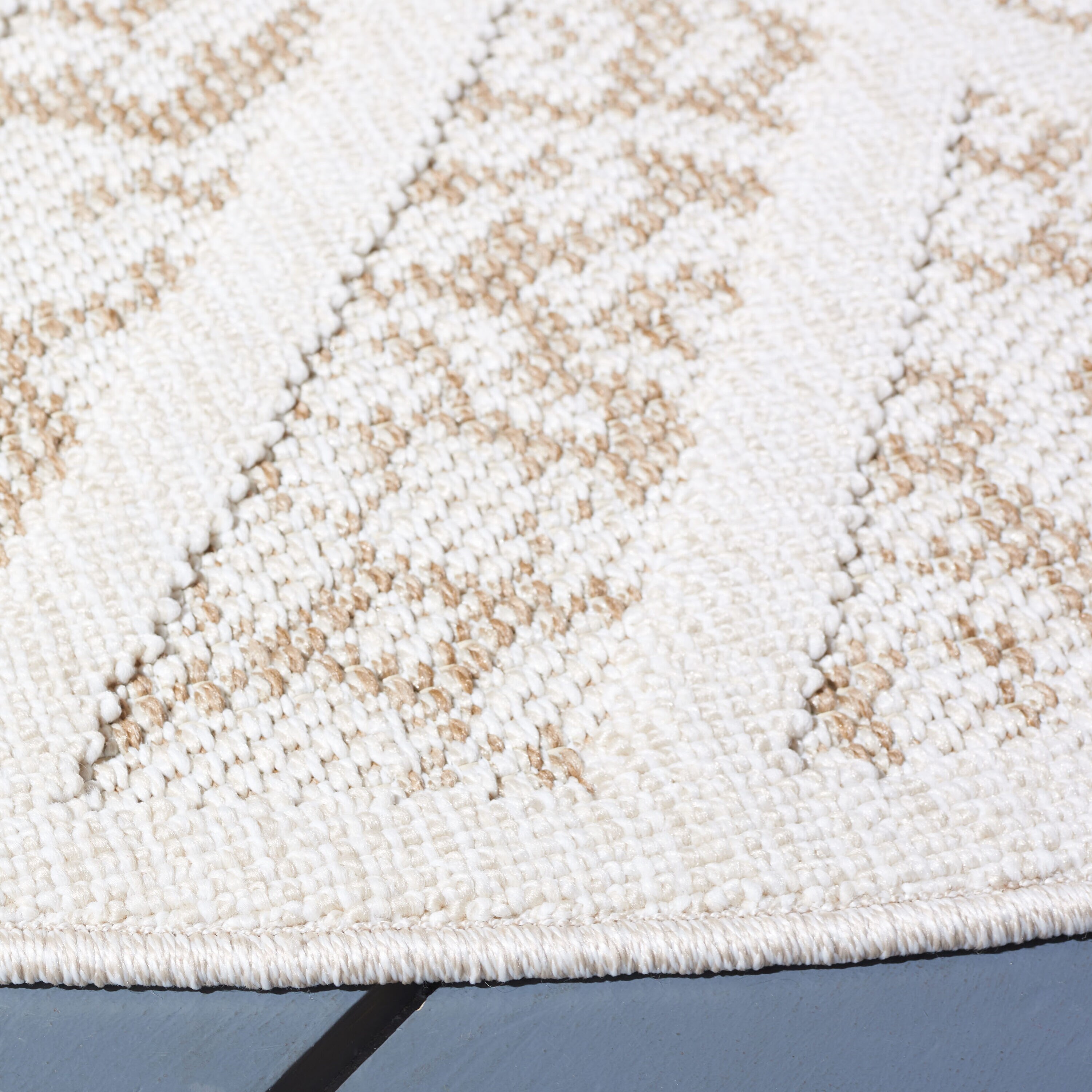 Safavieh GLB218B-7R rugs - View #3