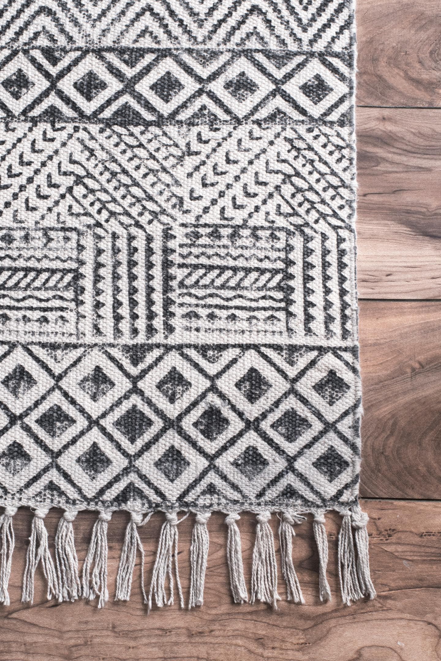 Nuloom Hand Made Ammie Indoor Area Rug, 3' x 5', Gray