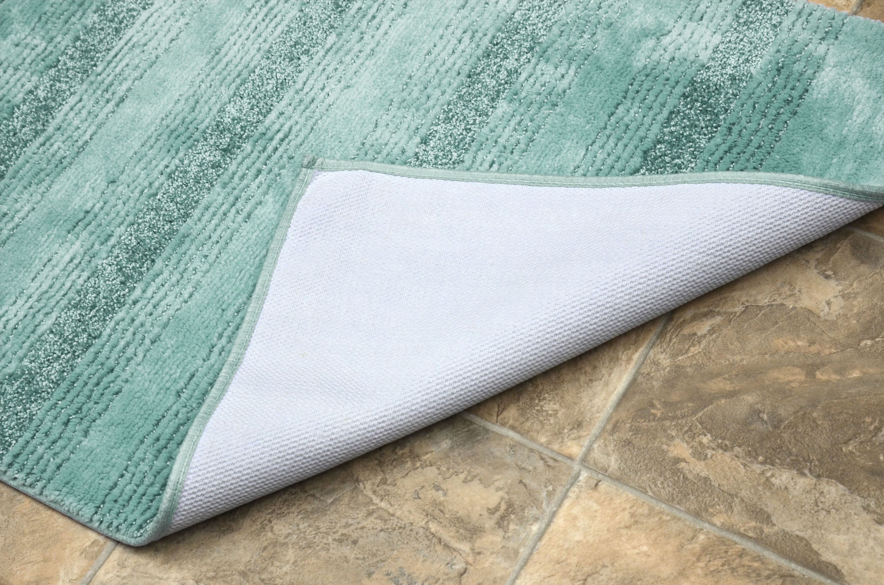 Traditional 34-in x 21-in Sea Foam Nylon Bath Mat Set in the