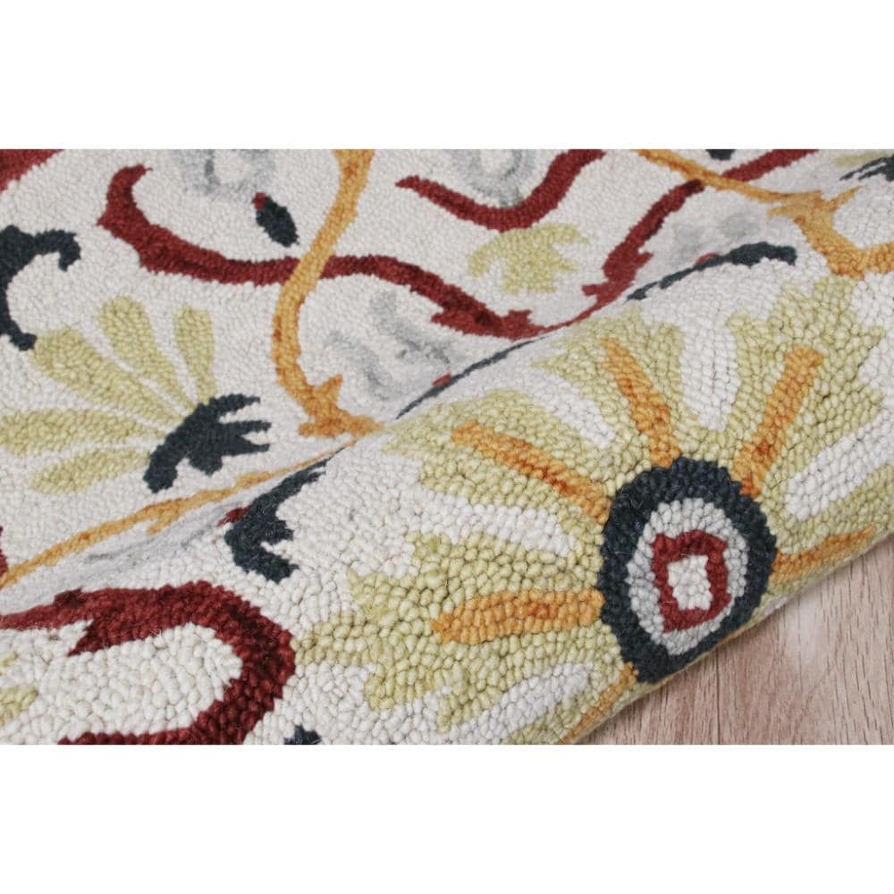 Handmade Red Floral Medallion Wool Round Rug, 6 ft