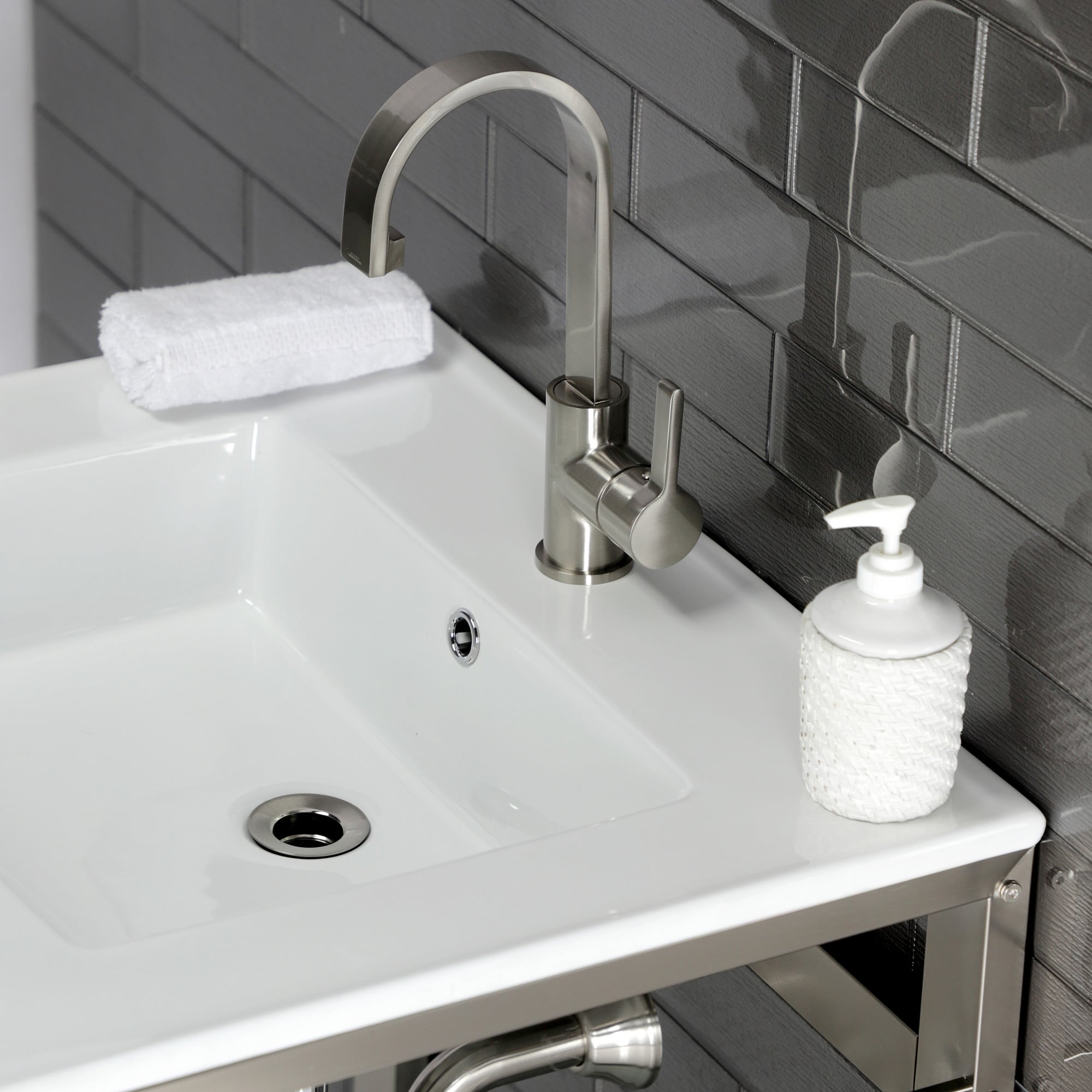 Kingston Brass WLLS8218CTL Concord Brushed Nickel Single hole 1-handle High-arc Residential Handle Bathroom Sink Faucet with Drain with Deck Plate