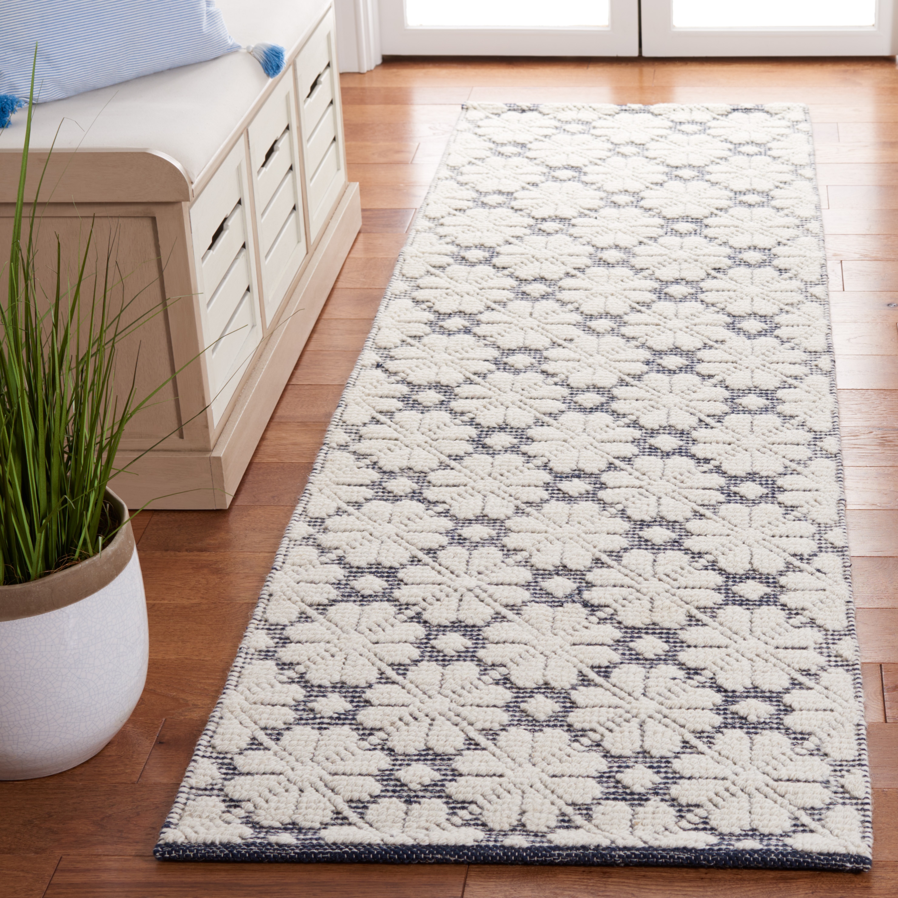  Msr Vermont Ivory/Navy Contemporary 2ft-3in x 8ft Runner Rug
