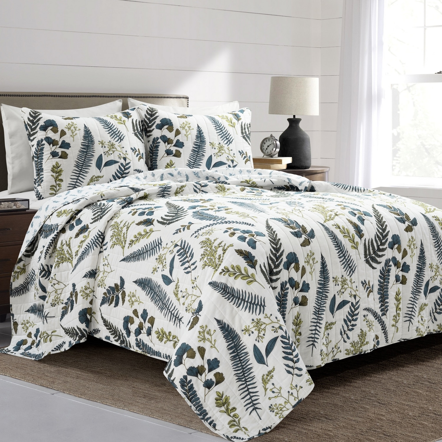 Lush Decor 16T007676 white Graphic print Reversible Full/Queen Quilt Cotton