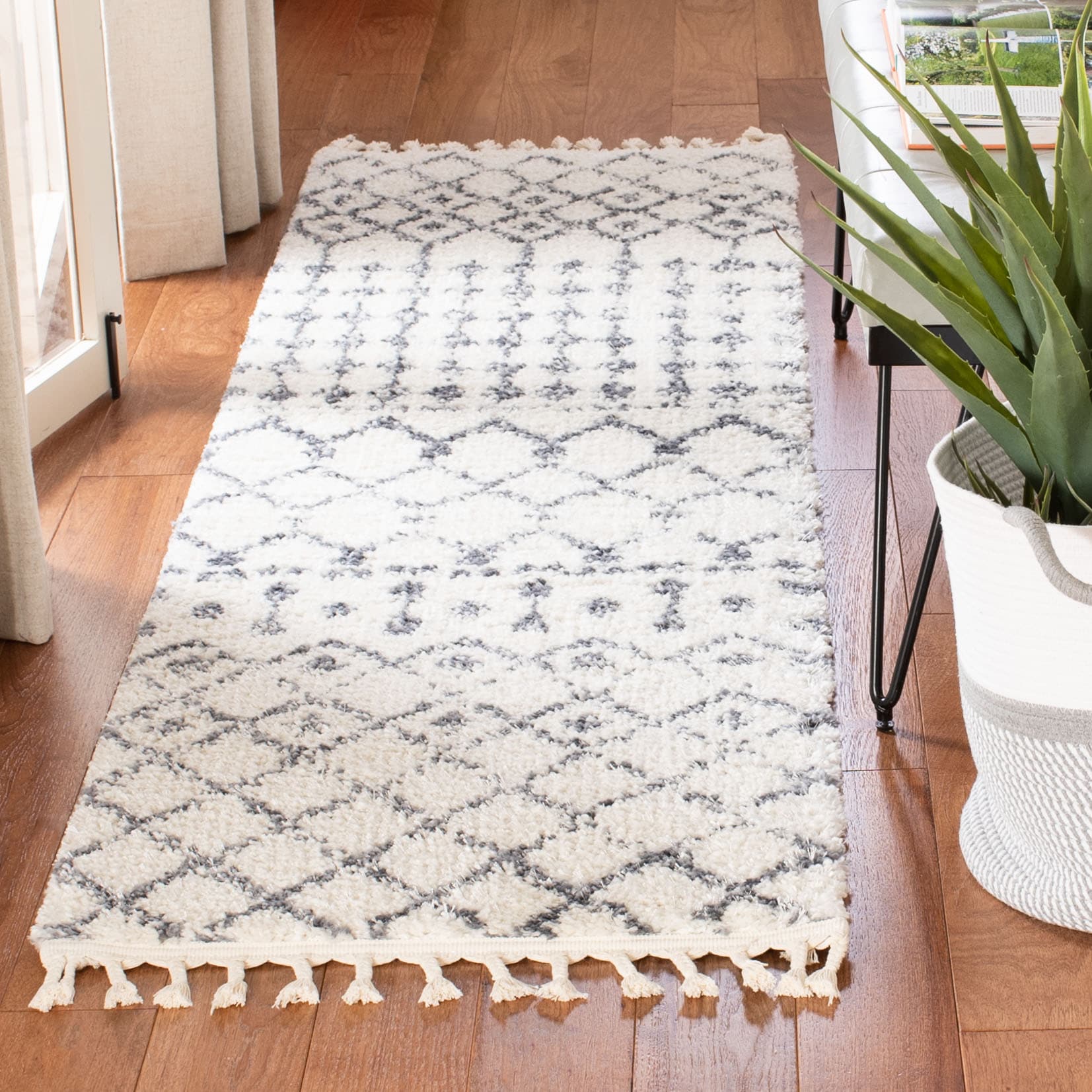 Safavieh - Berber Fringe Shag 540A Cream Dark Grey 2ft-2in x 6ft Runner Rug