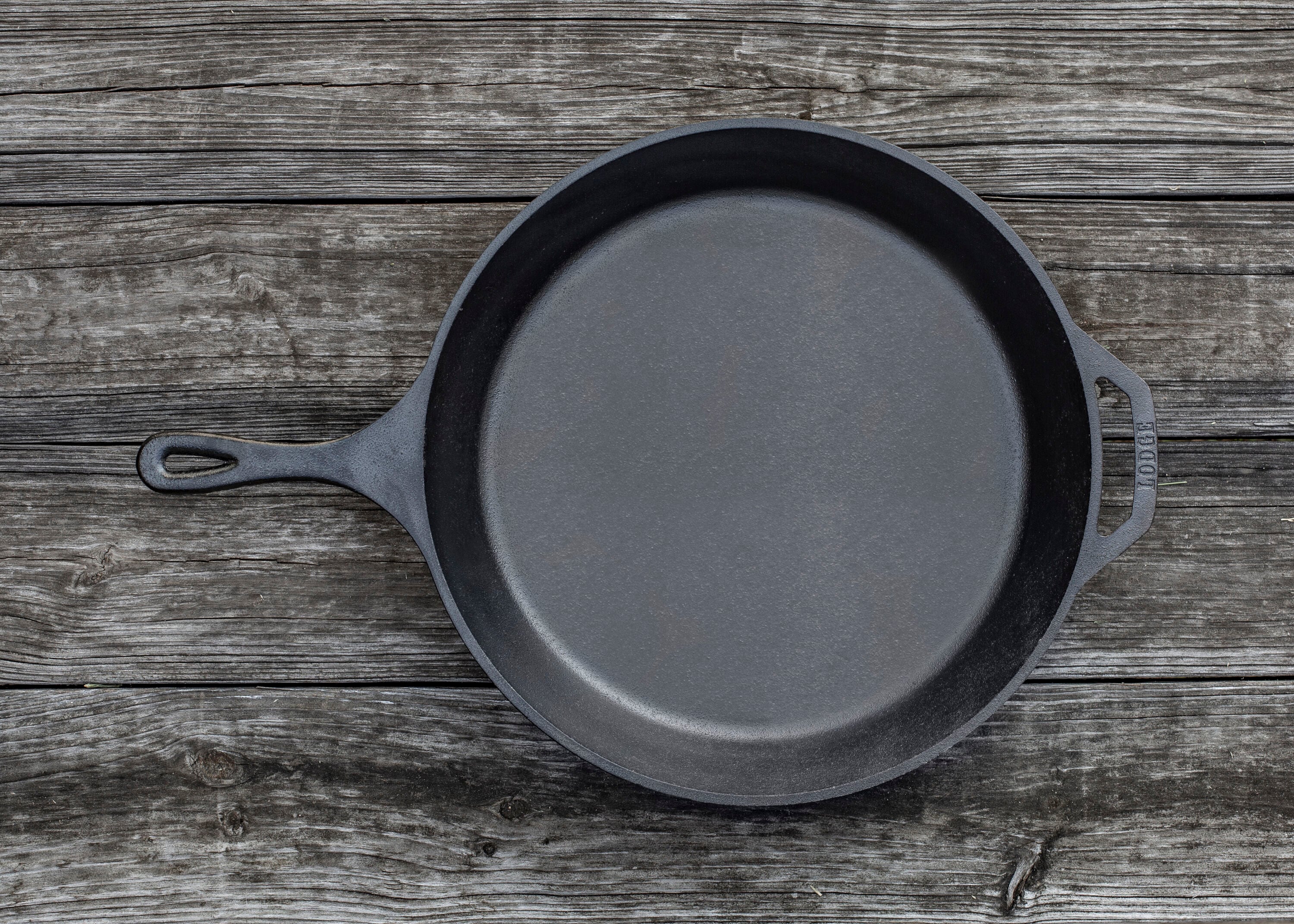 Lodge Cast Iron 15 Inch Cast Iron Skillet - Induction Compatible - Oven  Safe - Black in the Cooking Pans & Skillets department at