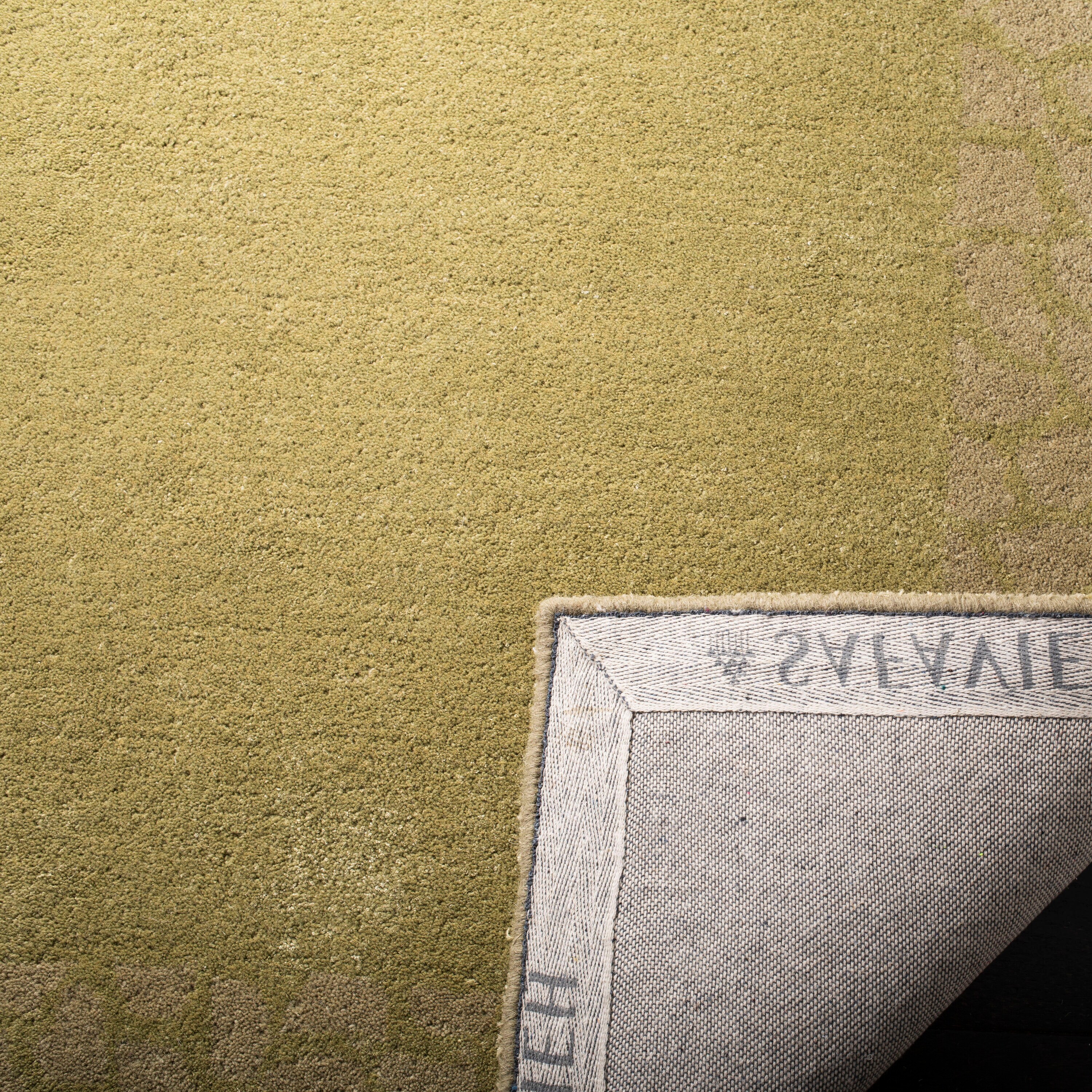Safavieh SOH739C-28 rugs - View #3