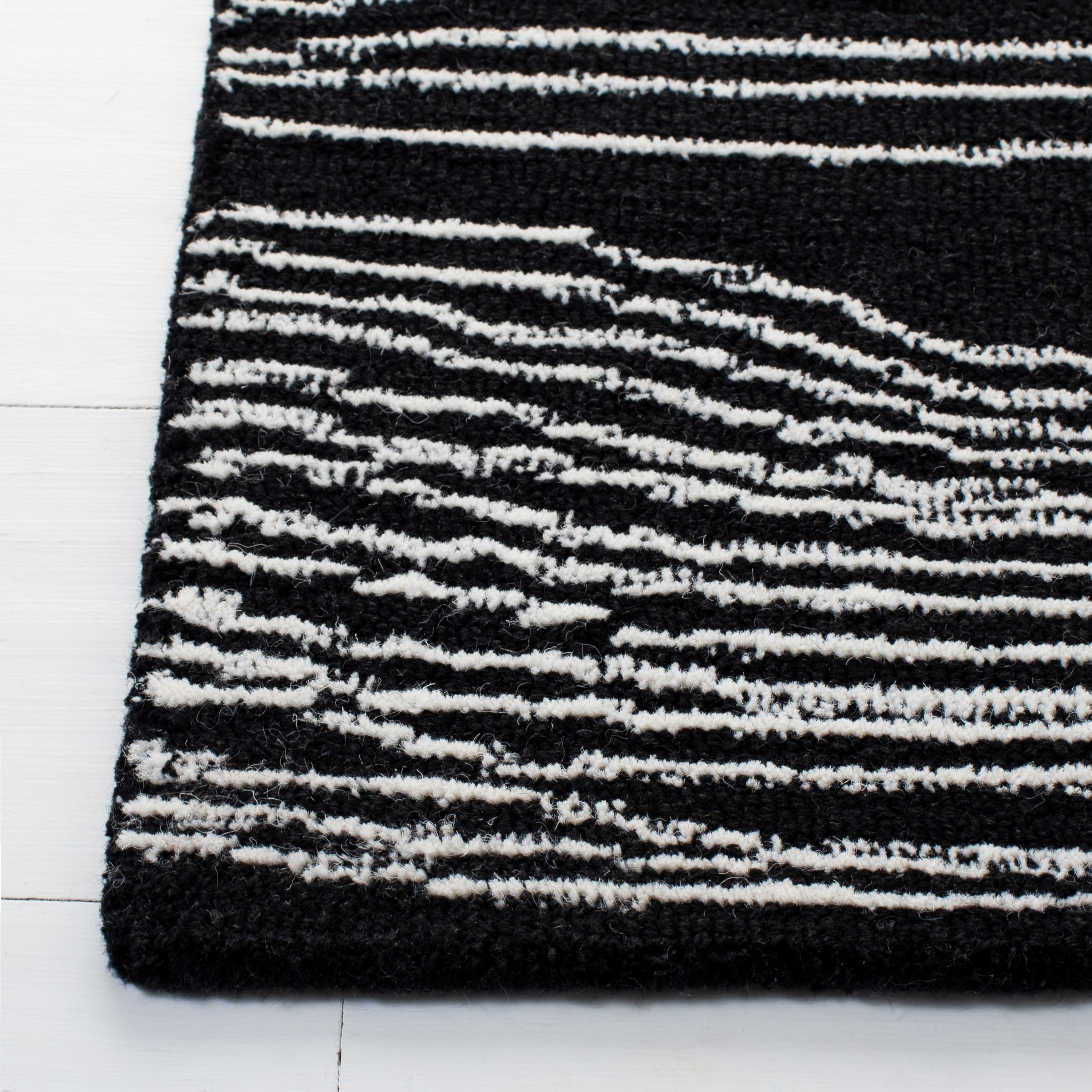 Safavieh MET995Z-6SQ rugs - View #3