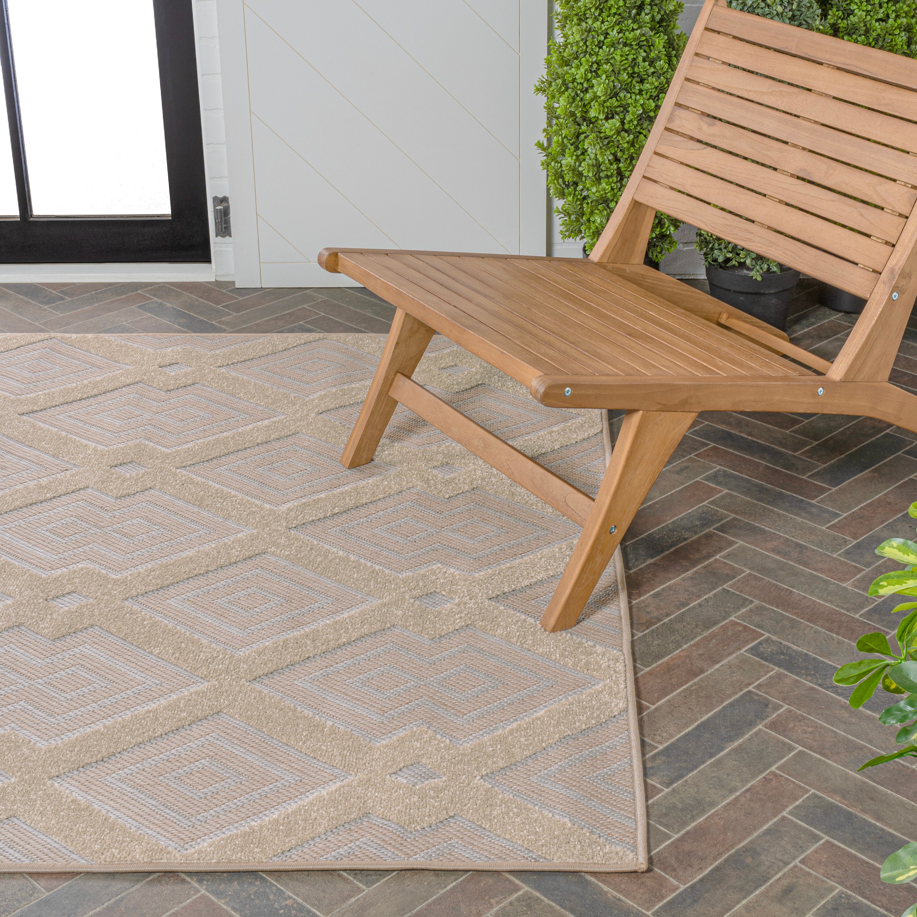 Gray Geometric Synthetic Reversible 5x8 Area Rug