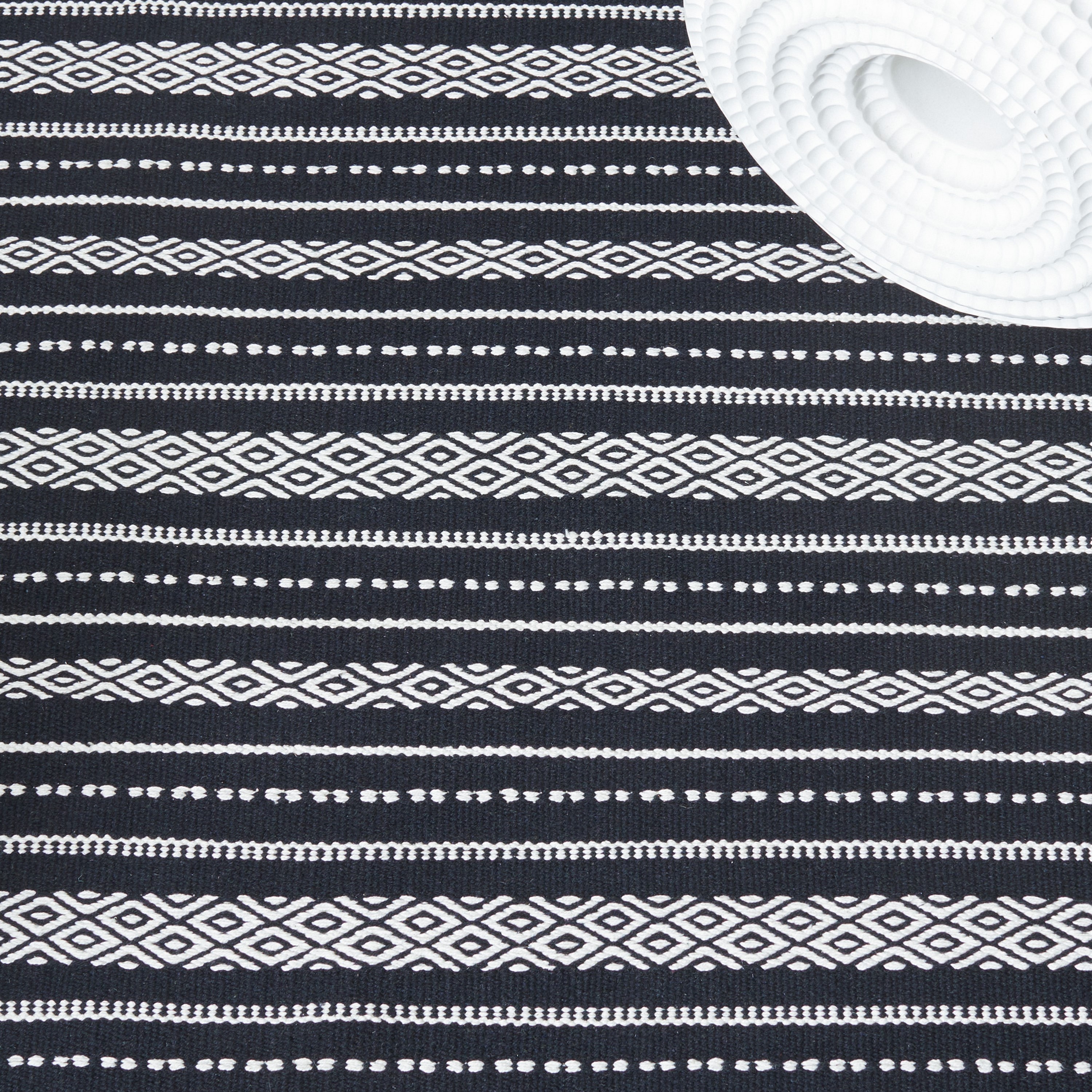Black and White Handwoven Wool Kilim 4' x 6' Area Rug