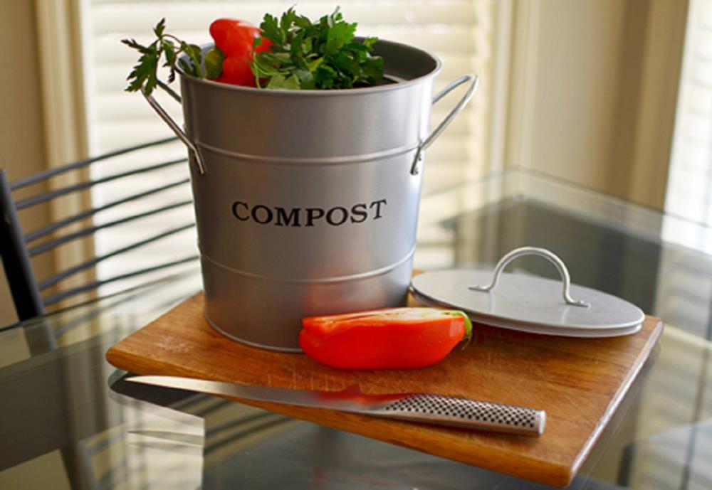 Gardener's Supply Company Galvanized Compost Pail | Sturdy Metal Vintage  Style Crock with Lid for Organic Composting Kitchen Countertop Waste Bin 