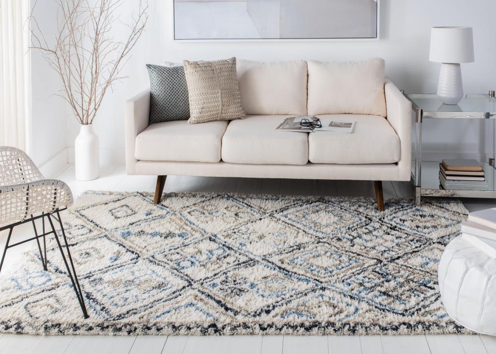 Black and Ivory 4' x 6' Hand-Tufted Wool Shag Rug