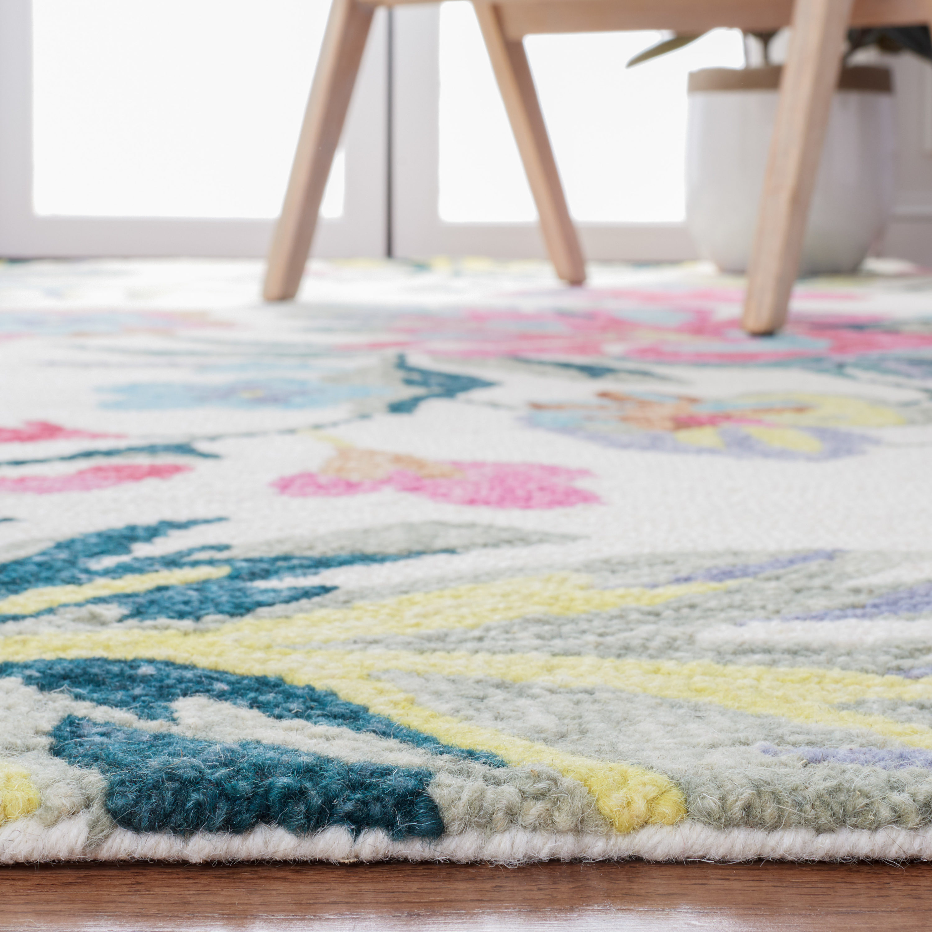 Ivory Floral Handmade Wool Rectangular Area Rug
