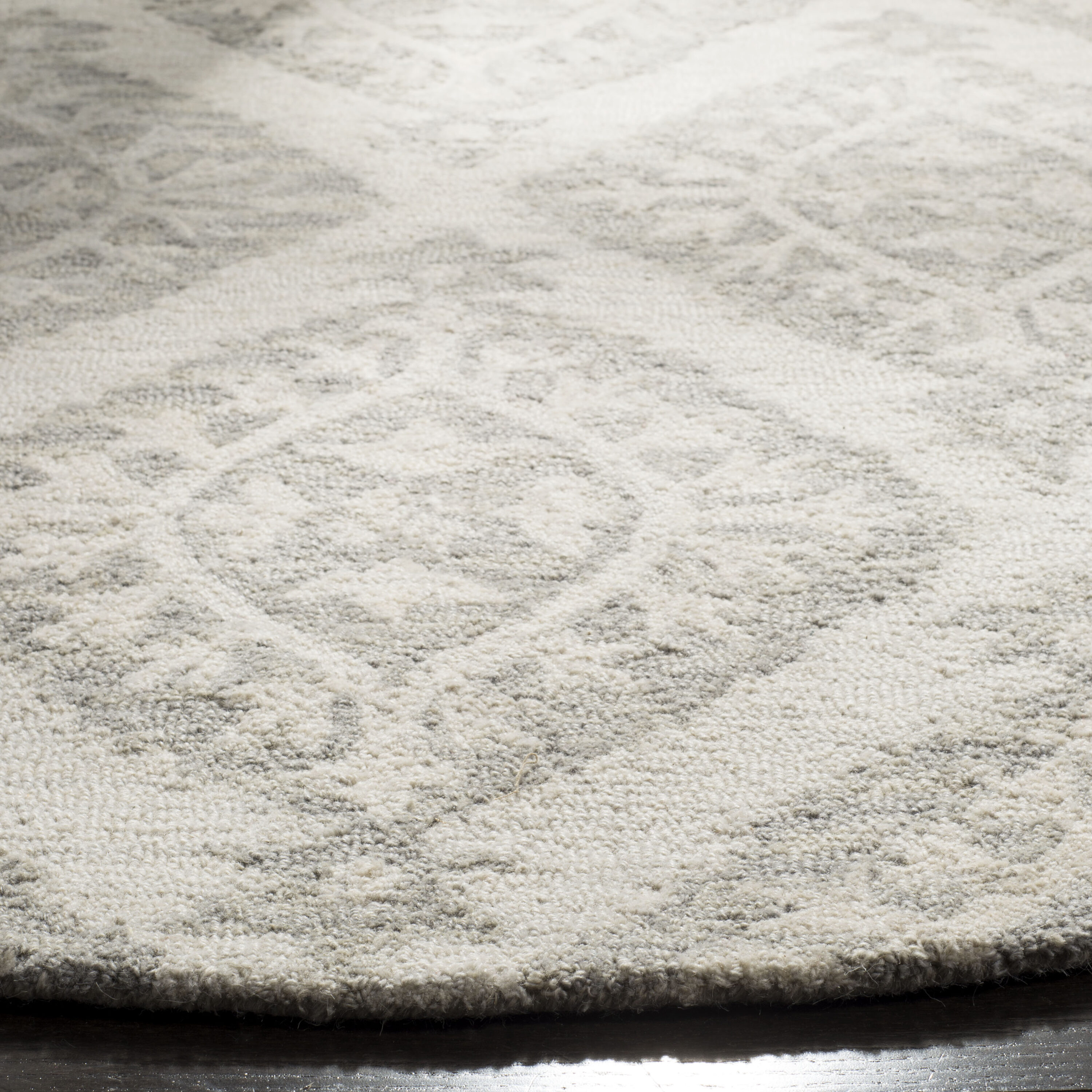 Safavieh MLP210A-5R rugs - View #3