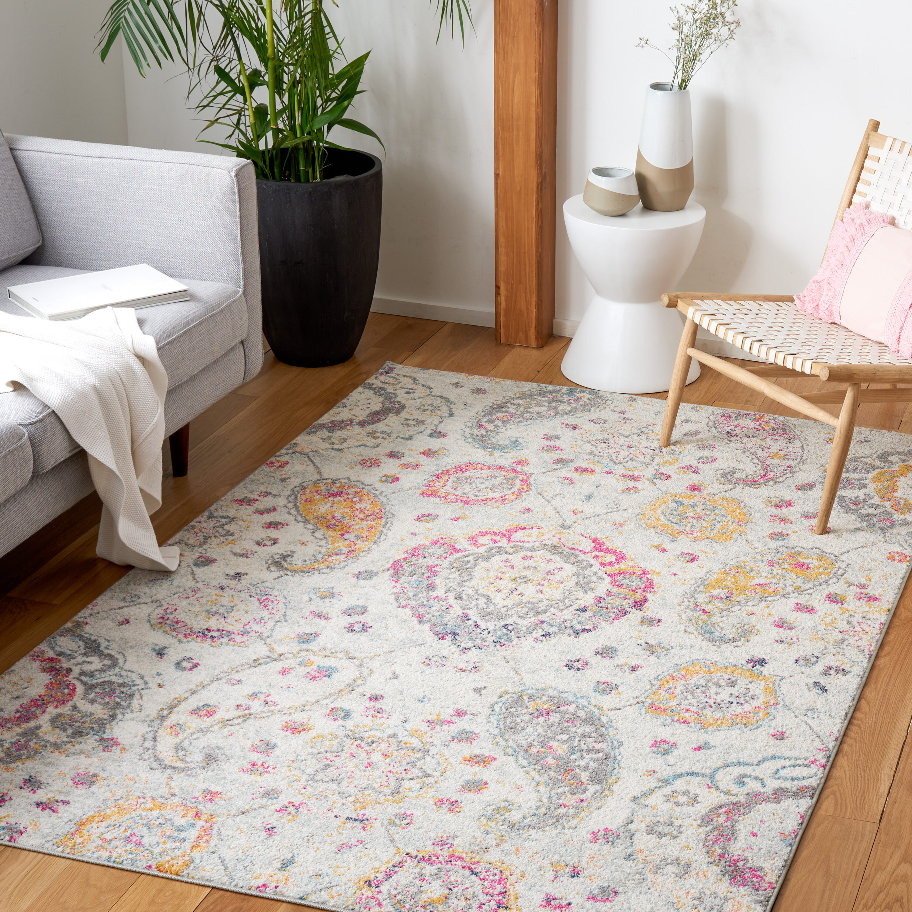 Madison 5 x 8 (ft) Loomed Polypropylene Gray/Gold Rectangular Indoor Mid-Century Modern Professionally Clean Only Area rug
