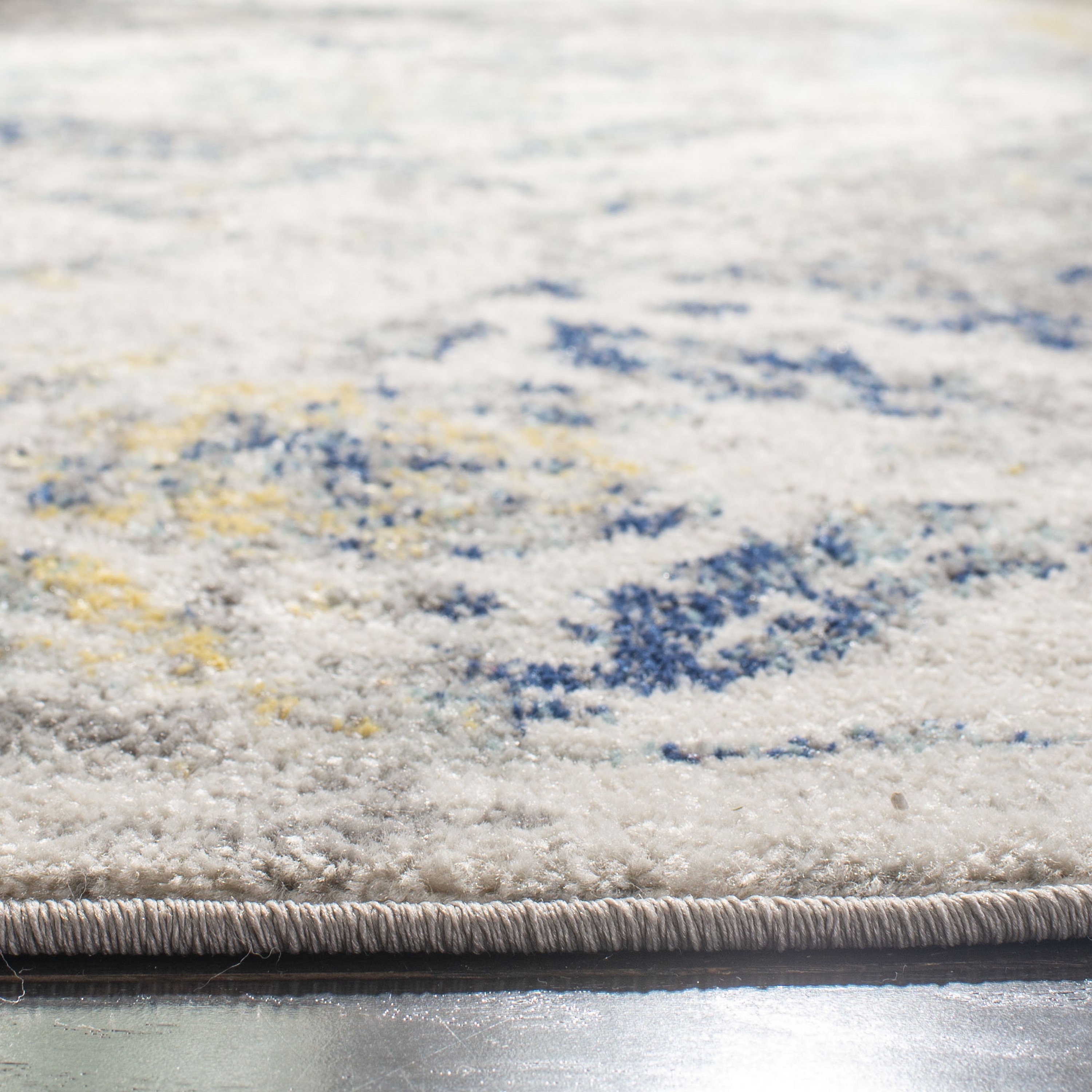 Madison Metro-Mod 6'7" Round Blue Synthetic Area Rug