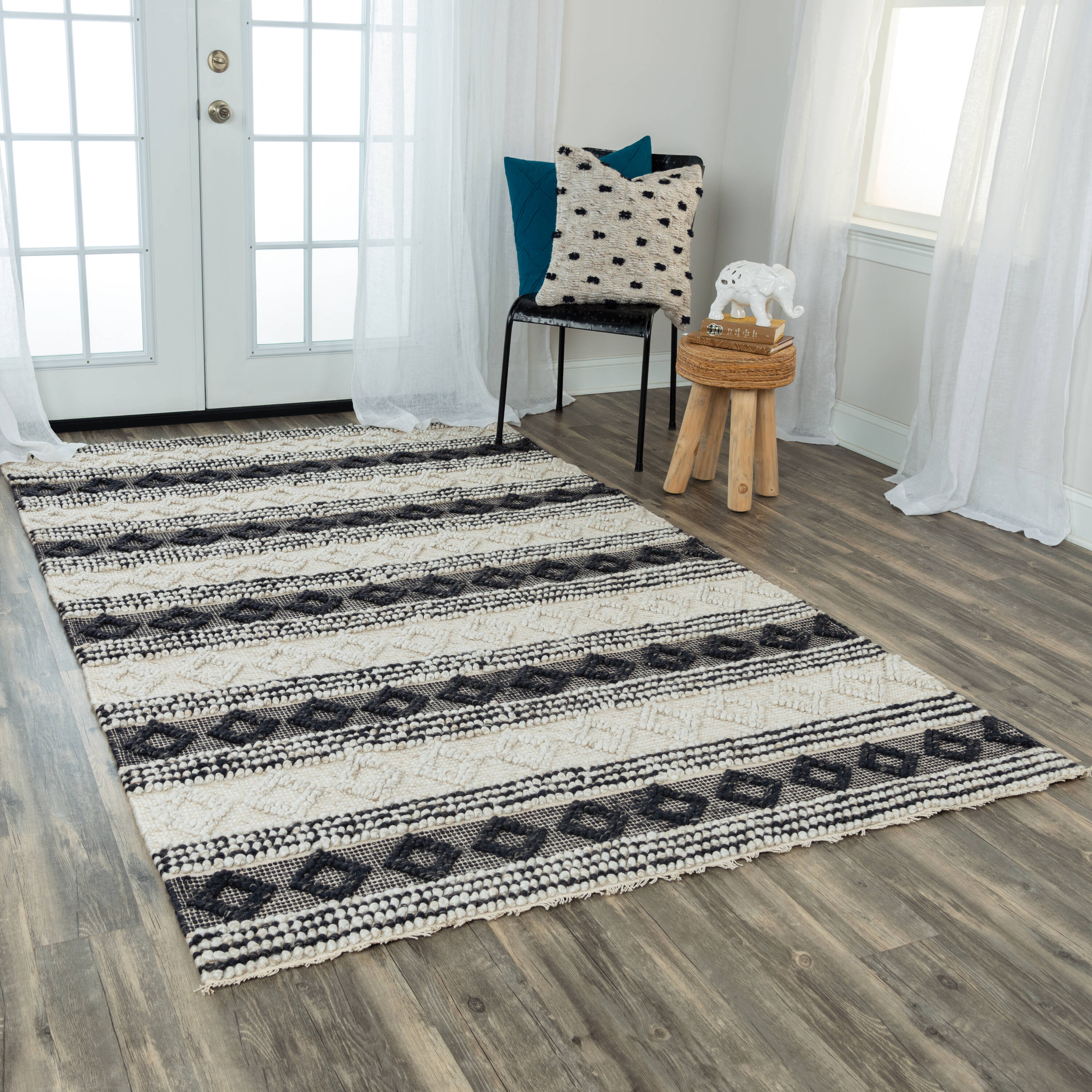 Alora Decor 00300310404570576 Sun 5 x 7 (ft) Polypropylene black Rectangular Indoor Geometric Mid-Century Modern Area rug