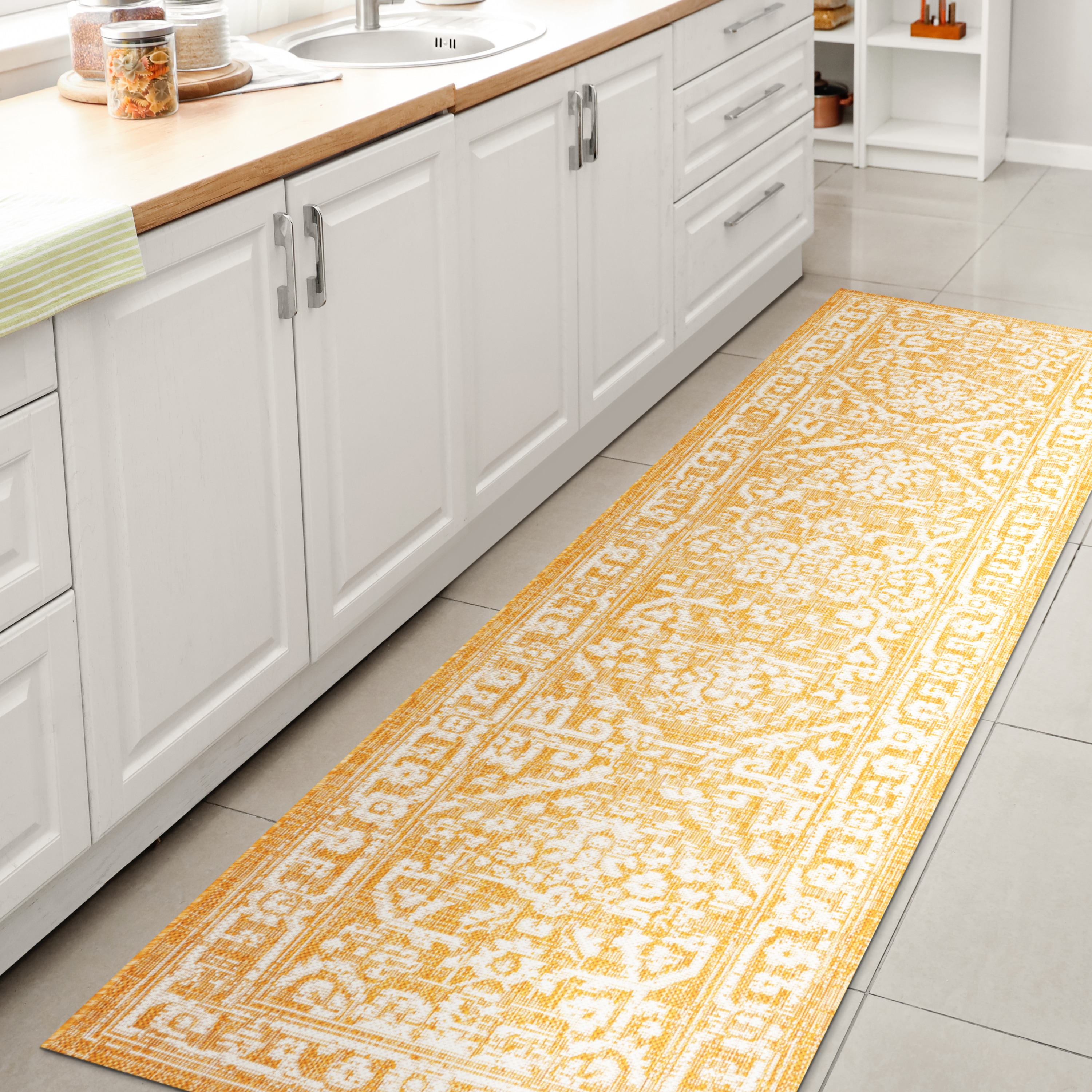 JONATHAN  Y SMB104G-28 Santa Monica Malta Textured Weave 2 x 8 (ft) Loomed Polypropylene Yellow/Cream Rectangular Indoor/Outdoor Border Coastal Runner rug