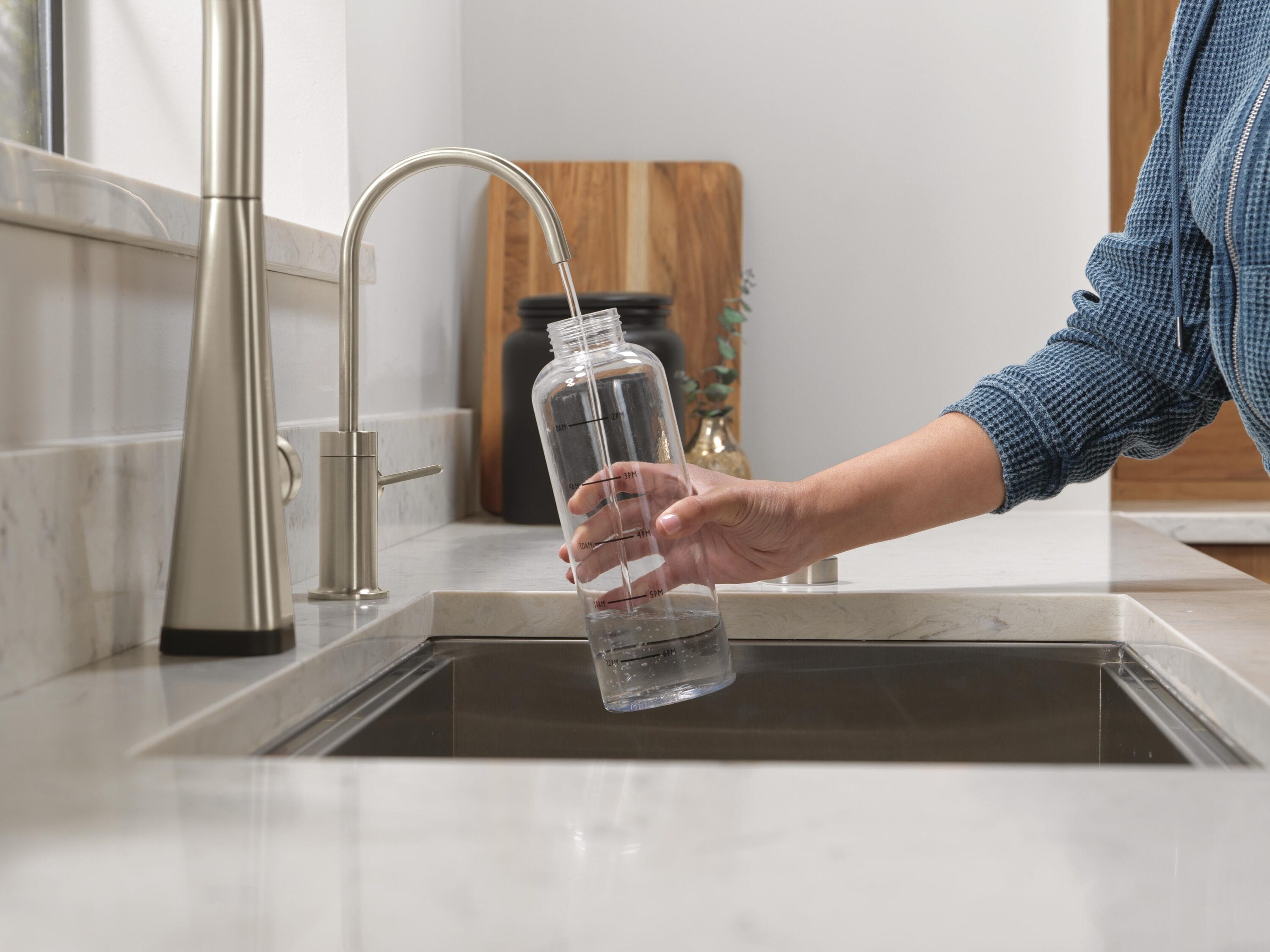 Delta DWQ4001002-SS Hot-Water-Dispensers - View #2