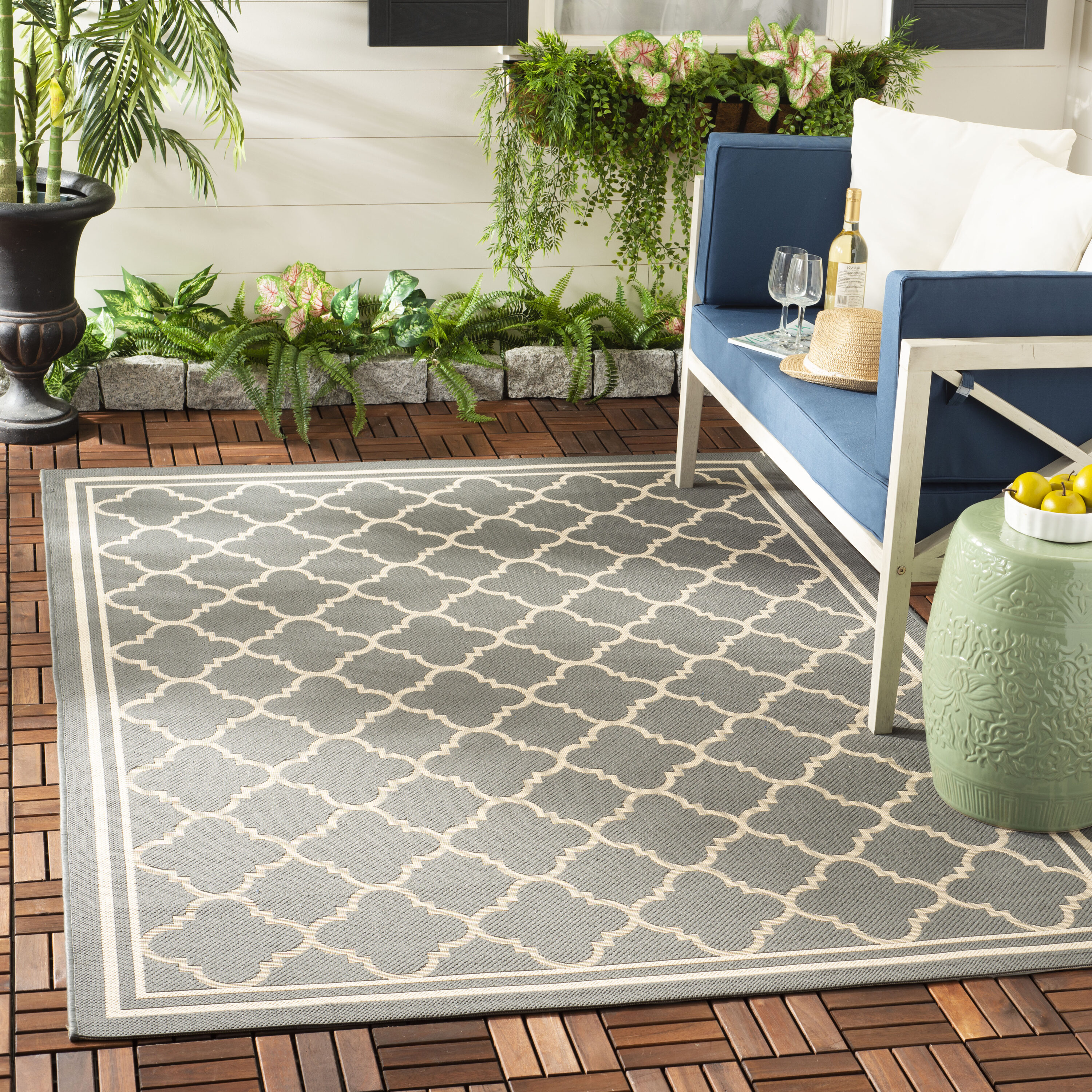 Safavieh CY6918-246-5SQ Courtyard Samana 5 x 5 (ft) Loomed Polypropylene Anthracite/Beige Square Indoor/Outdoor Geometric Coastal Area rug