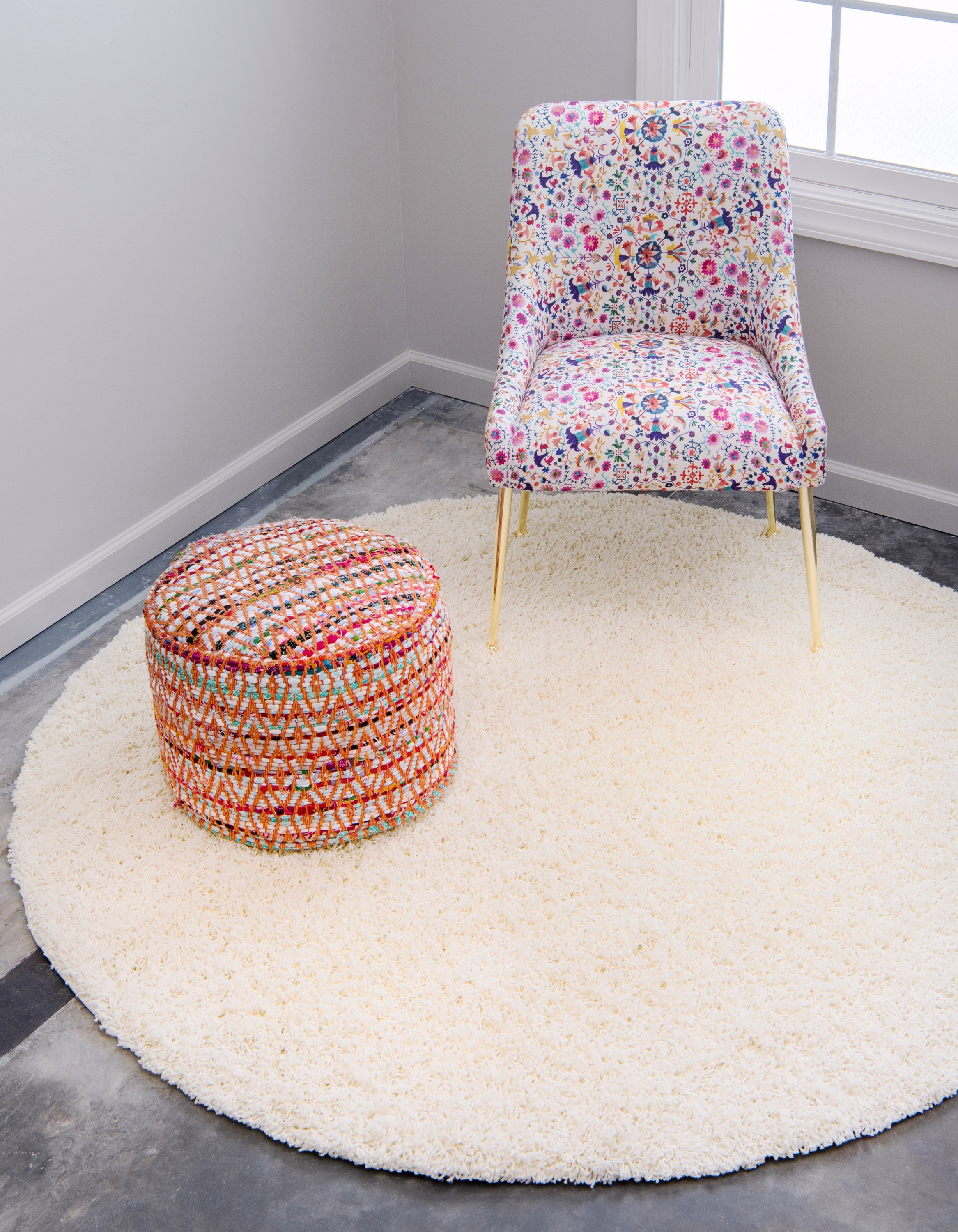 Unique Loom 3127810 Solid Shag 6 x 6 (ft) Loomed Polypropylene Ivory Round Indoor Solid Area rug
