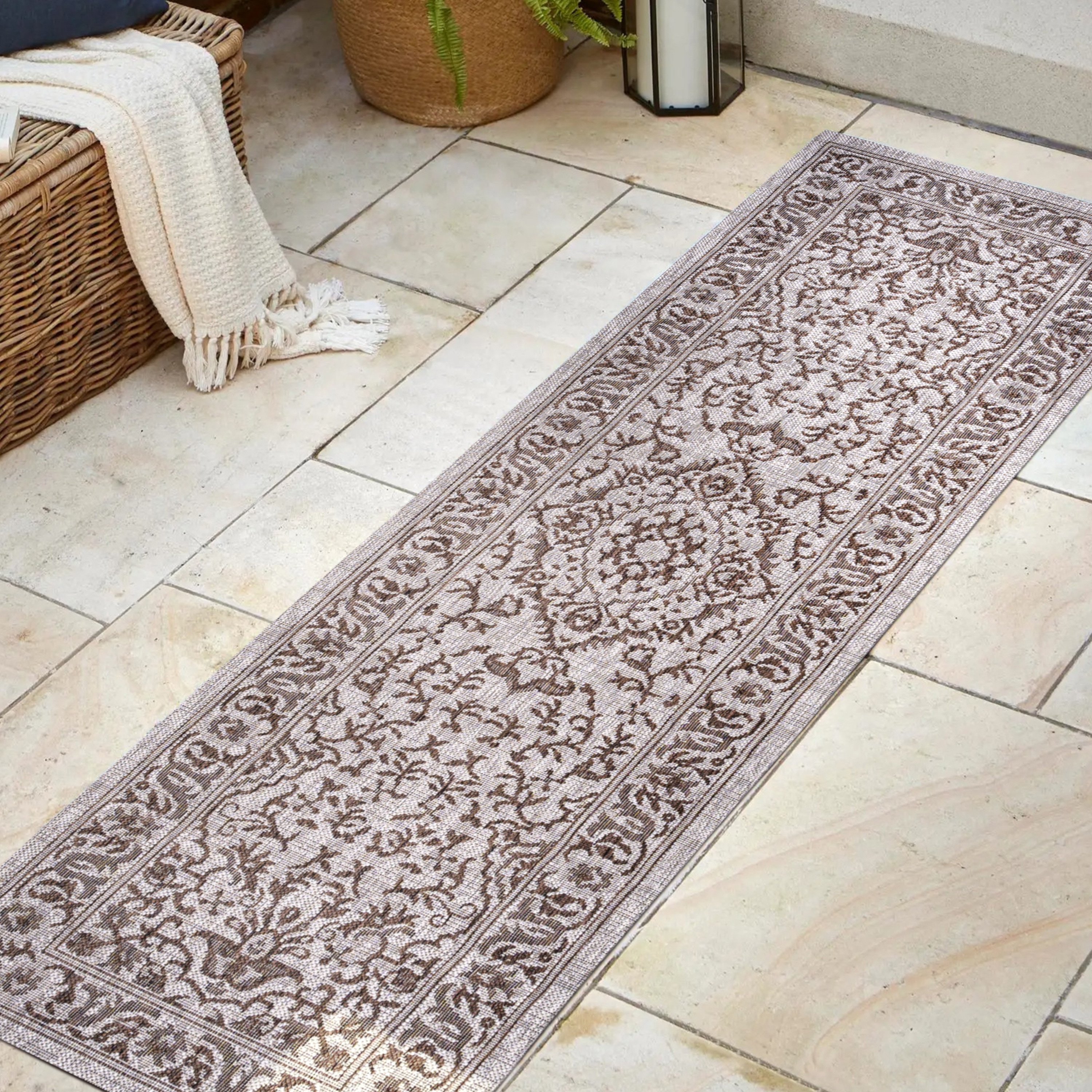 Ivory Medallion Handmade Flat Woven Indoor/Outdoor Rug