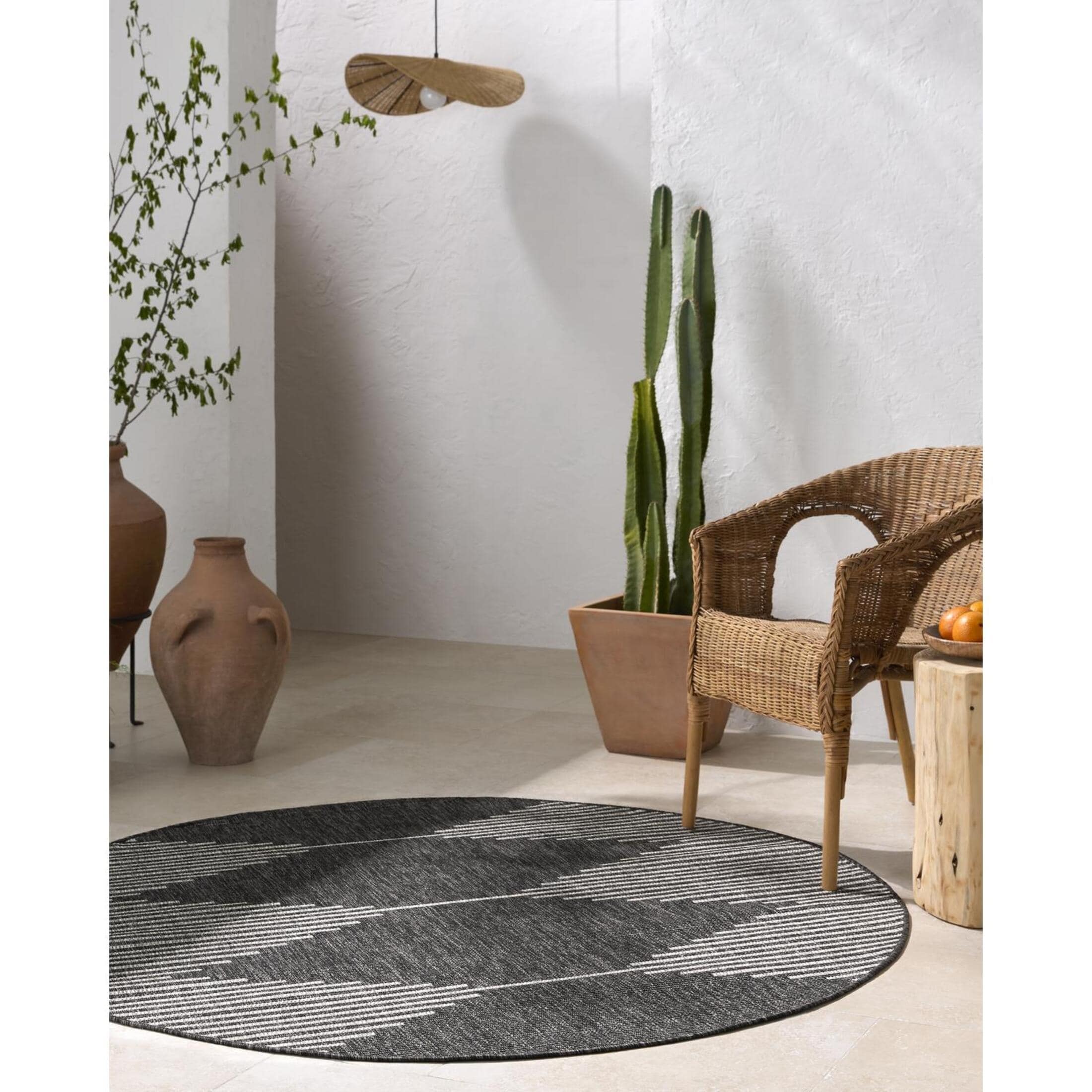 Livabliss EAG2348-710RD Eagean 8 x 8 (ft) Polypropylene Black Round Indoor/Outdoor Medallion Mid-Century Modern Area rug