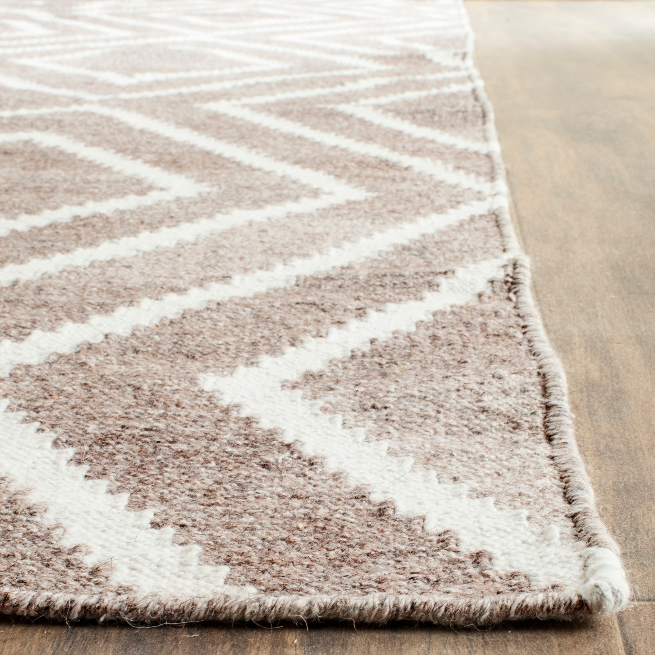 Safavieh KLM516A-8 rugs - View #3
