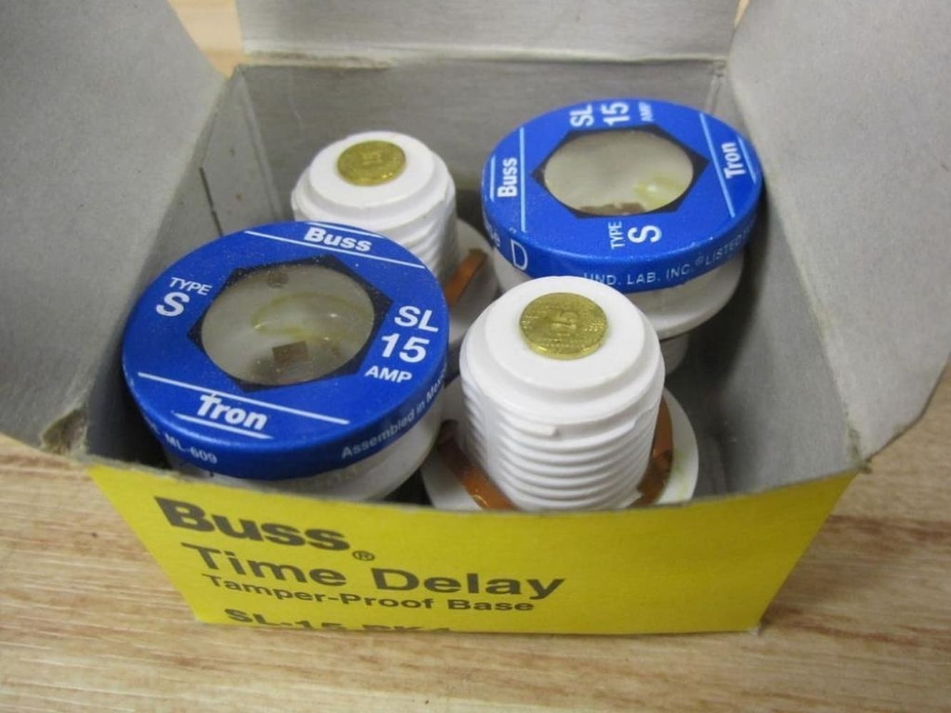 Bussmann  SL-15PK4 15 Amp Time-Delay Loaded Link Plug Fuse 125V UL Listed