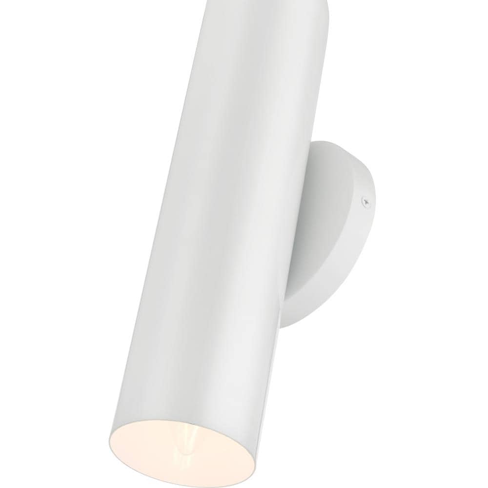 Ardmore Chic Shiny White Hand-Welded Sconce with Candelabra Bulb