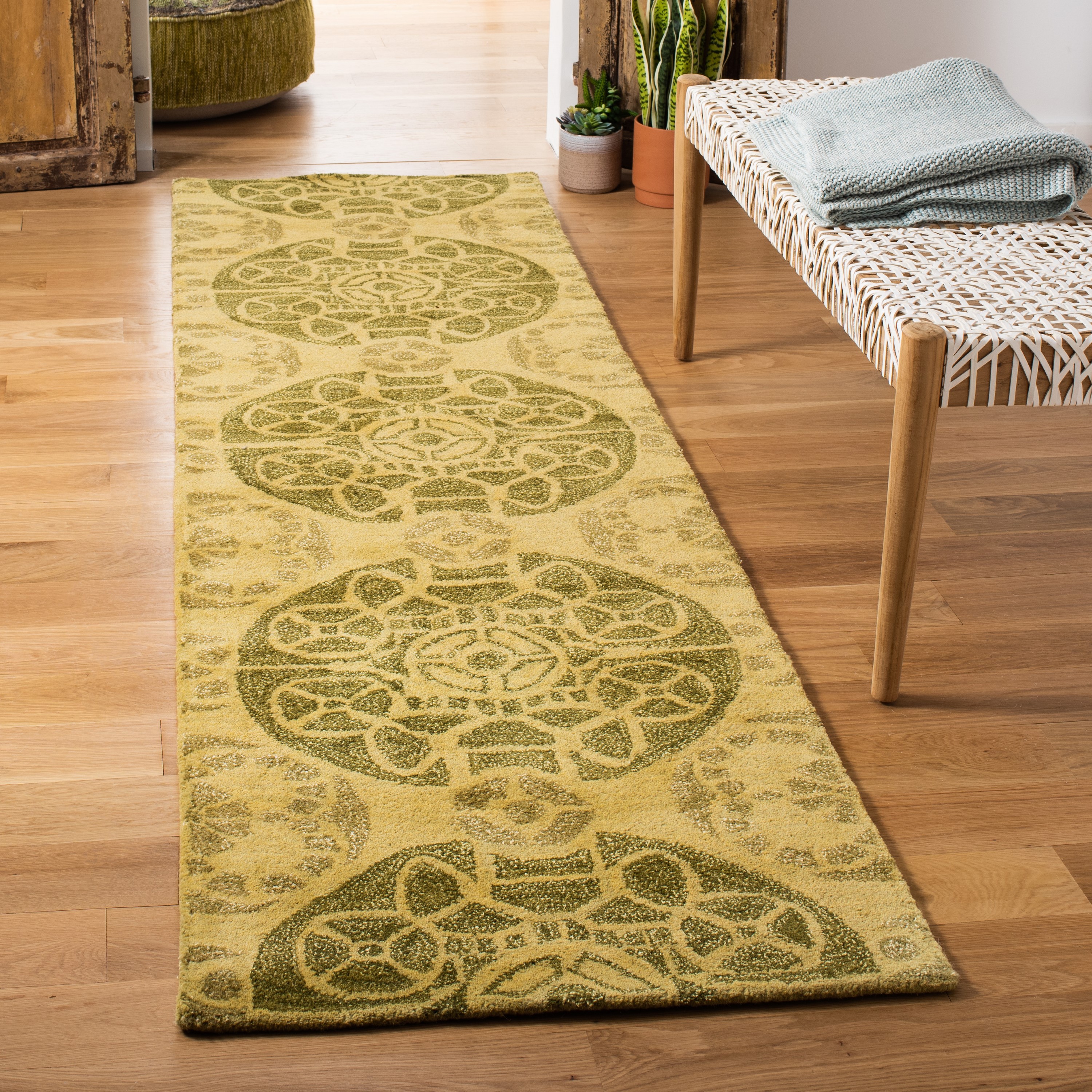 Safavieh WYD376L-29 Wyndham Hutton 2 x 9 (ft) Tufted Wool Honey/Green Rectangular Indoor Abstract Bohemian/Eclectic Runner rug