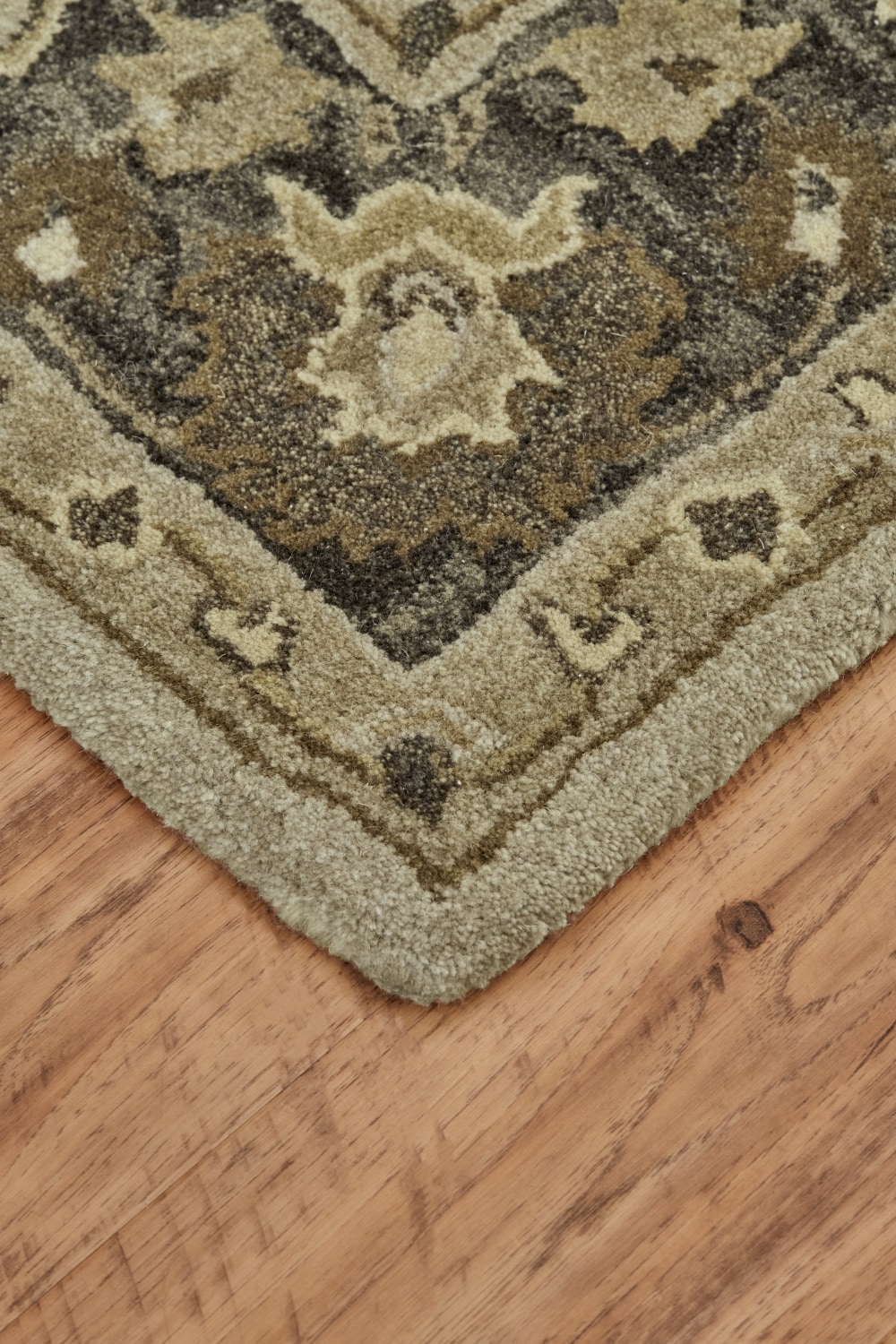 Eaton Traditional Gray and Taupe Hand-Tufted Wool Area Rug 8' x 11'