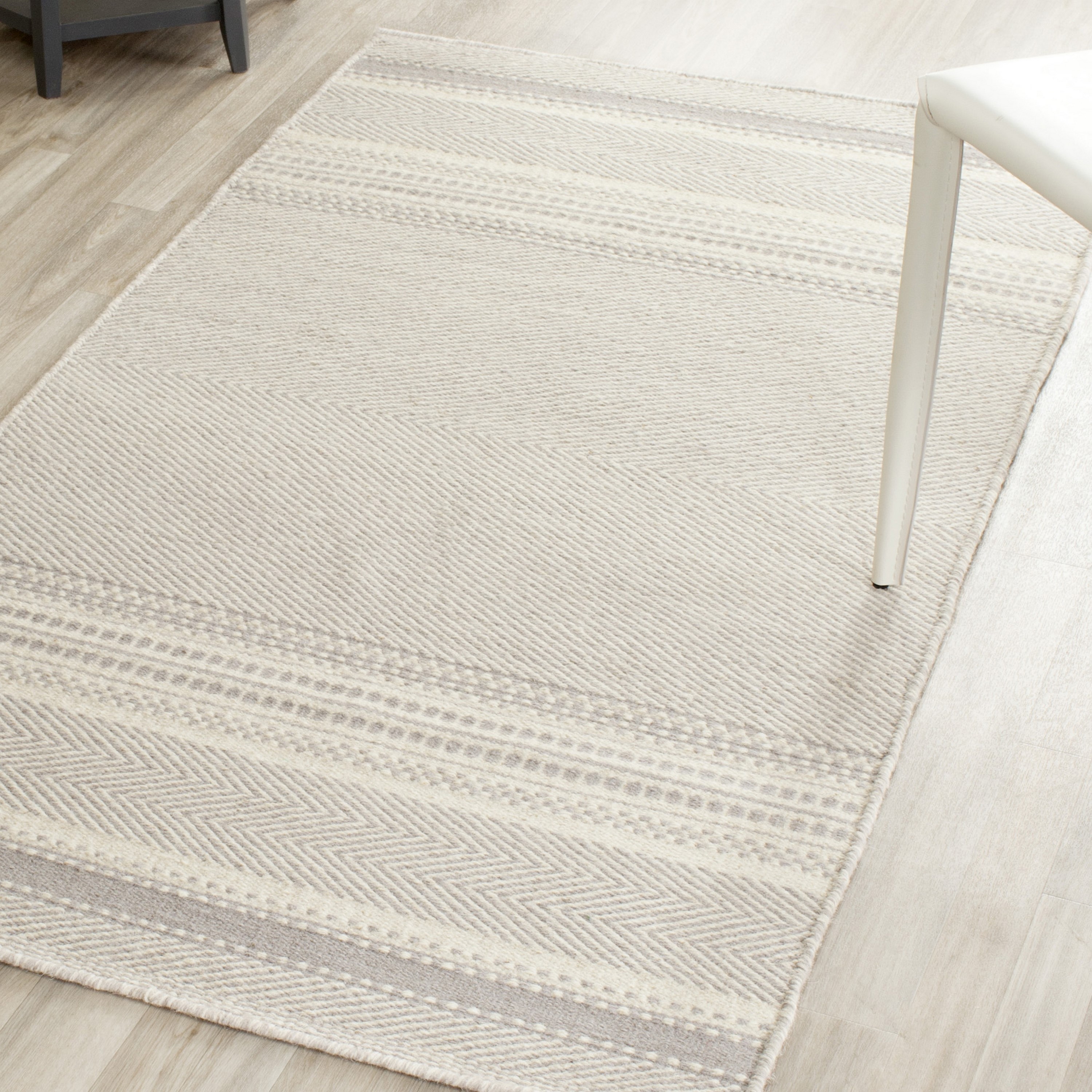 Safavieh KLM419B-3 Kilim Diya 3 x 5 (ft) Wool Gray/Ivory Rectangular Indoor Stripe Oriental Throw rug