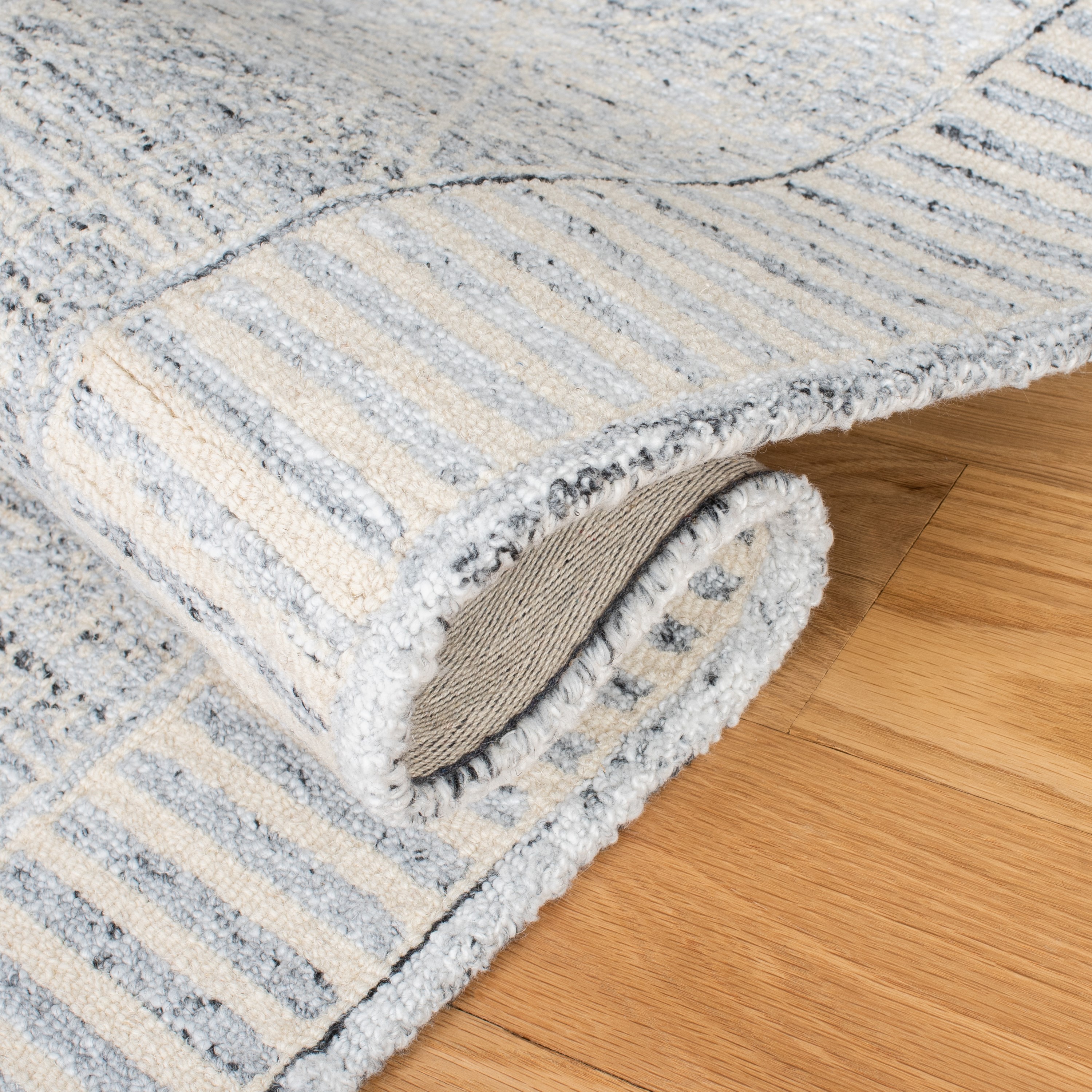Gray Hand-Tufted Wool and Synthetic 9' x 12' Area Rug