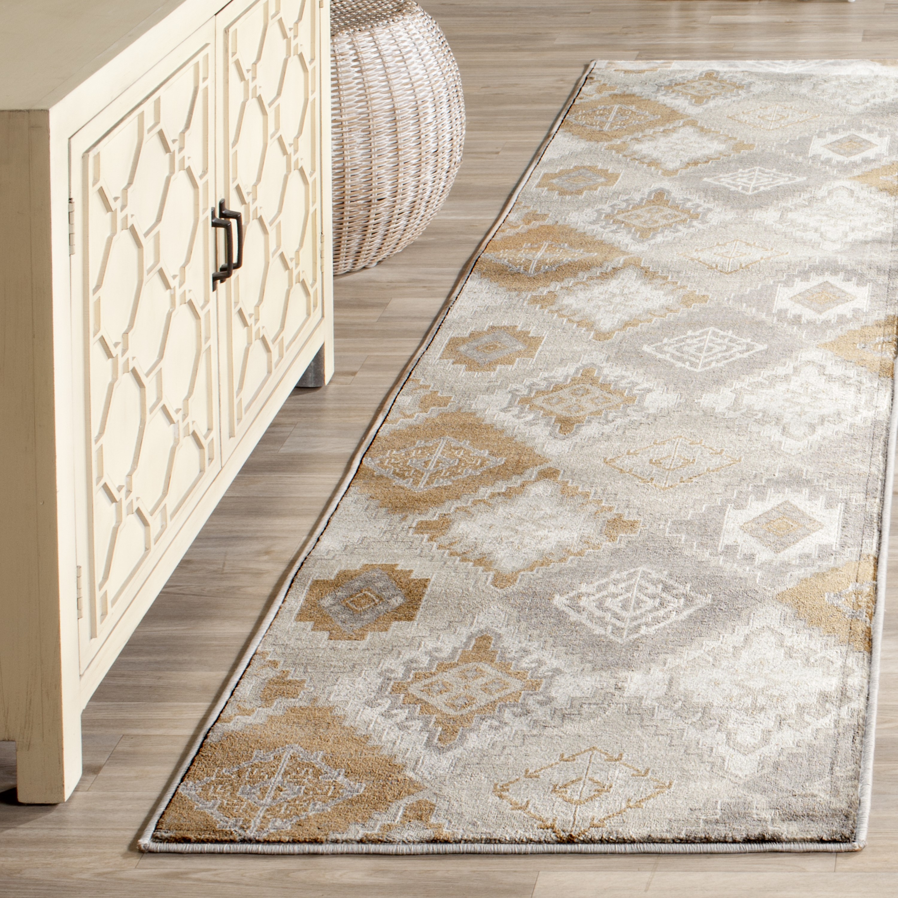 Safavieh VTG577M-28 Vintage Jenal 2 x 8 (ft) Loomed Polypropylene Cream/Camel Rectangular Indoor Abstract Lodge Runner rug