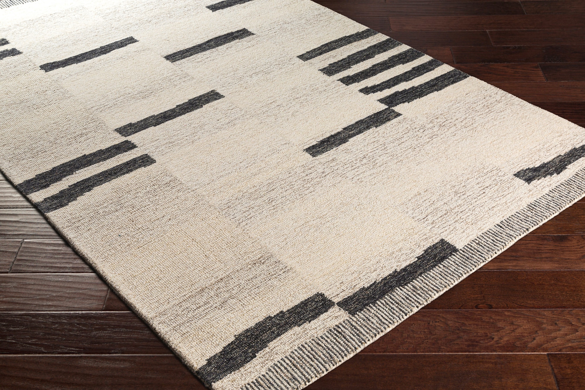 Handmade Tufted Black Wool Rectangular 5' x 7' Easy Care Rug